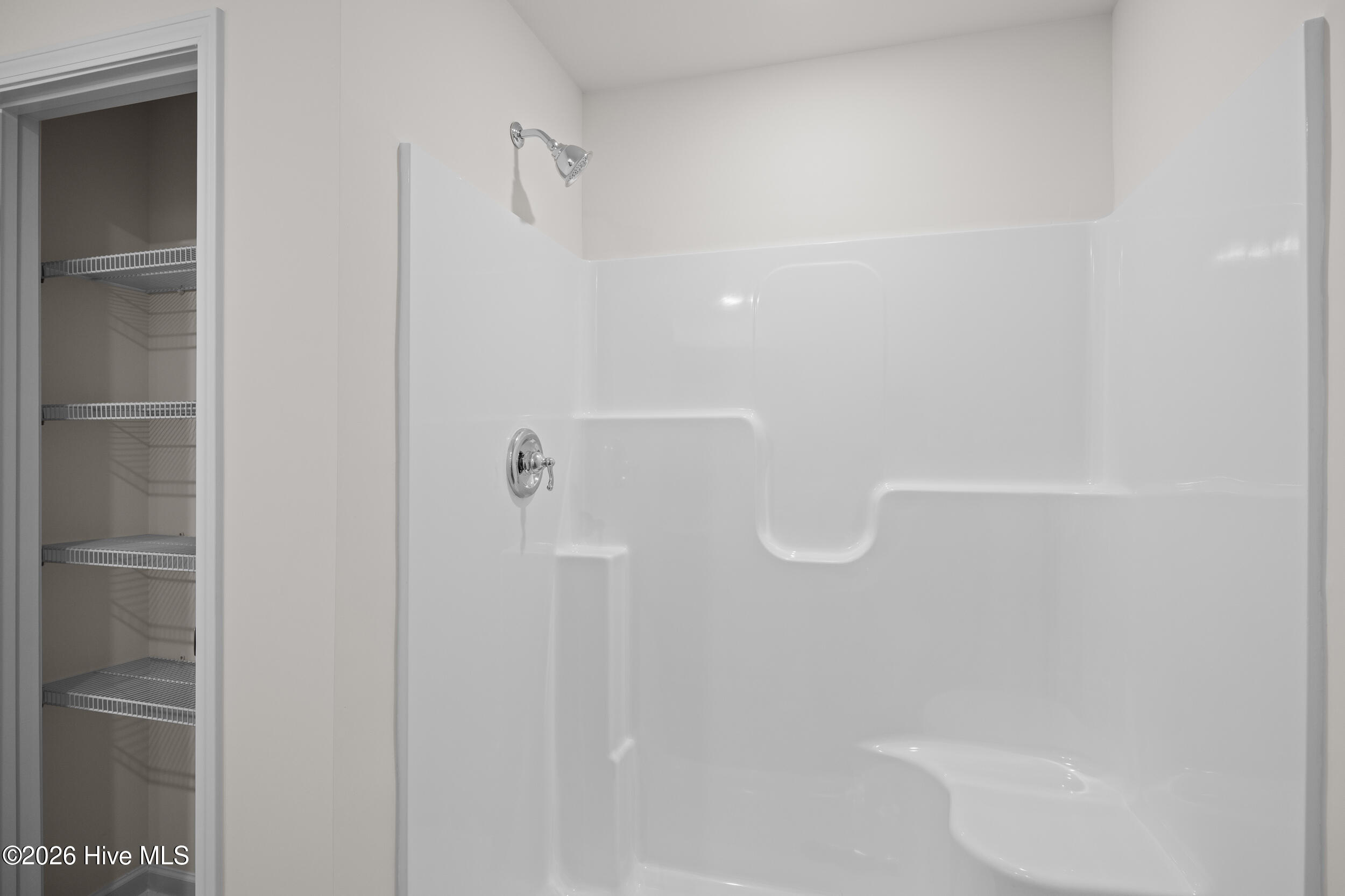 100535744 | Photo 16