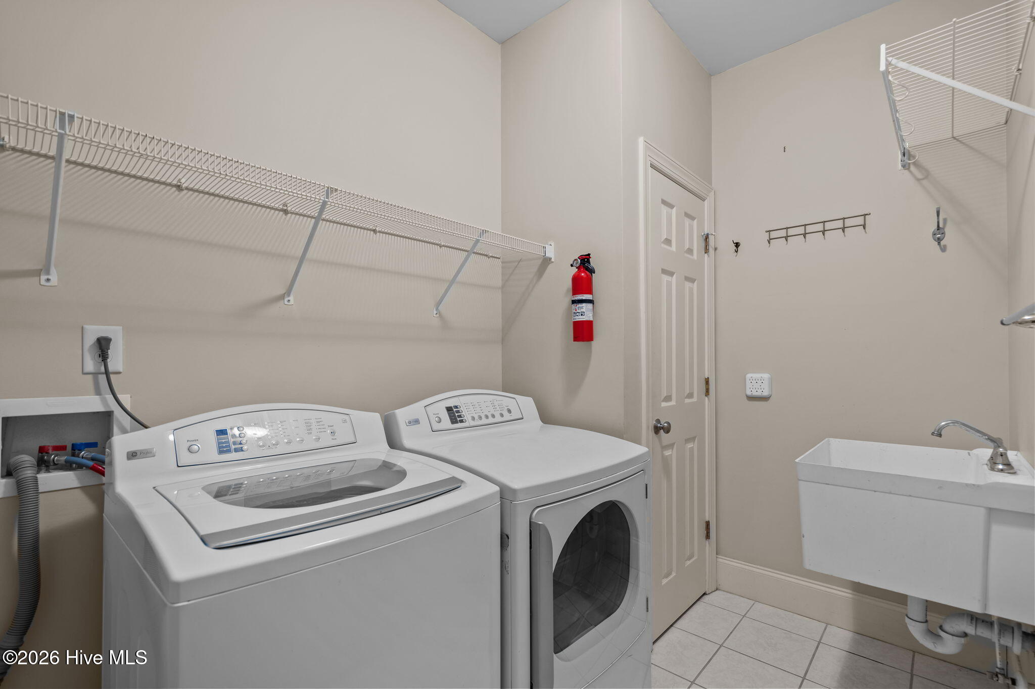 100552731 | Photo 54