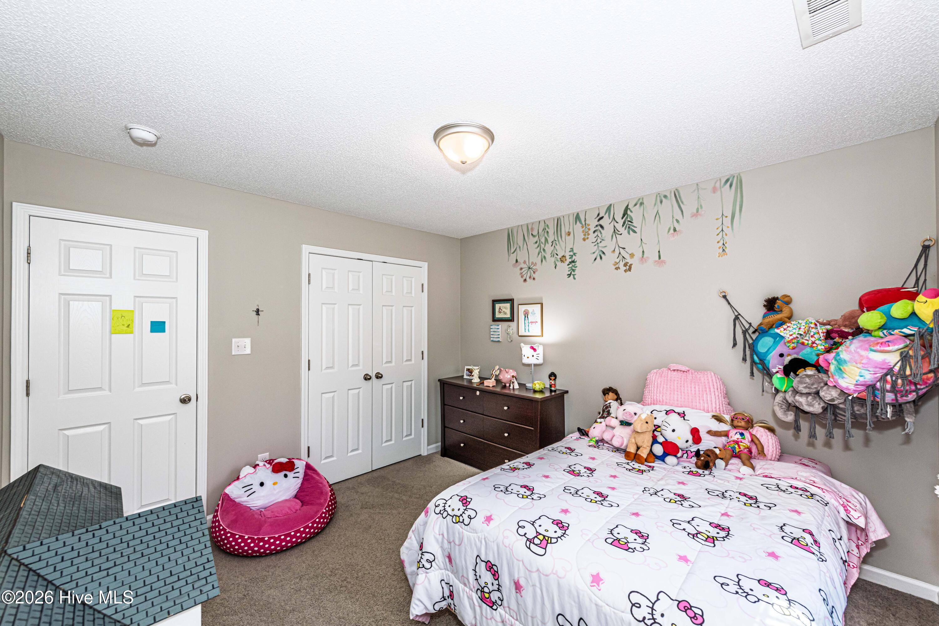 100565701 | Photo 42