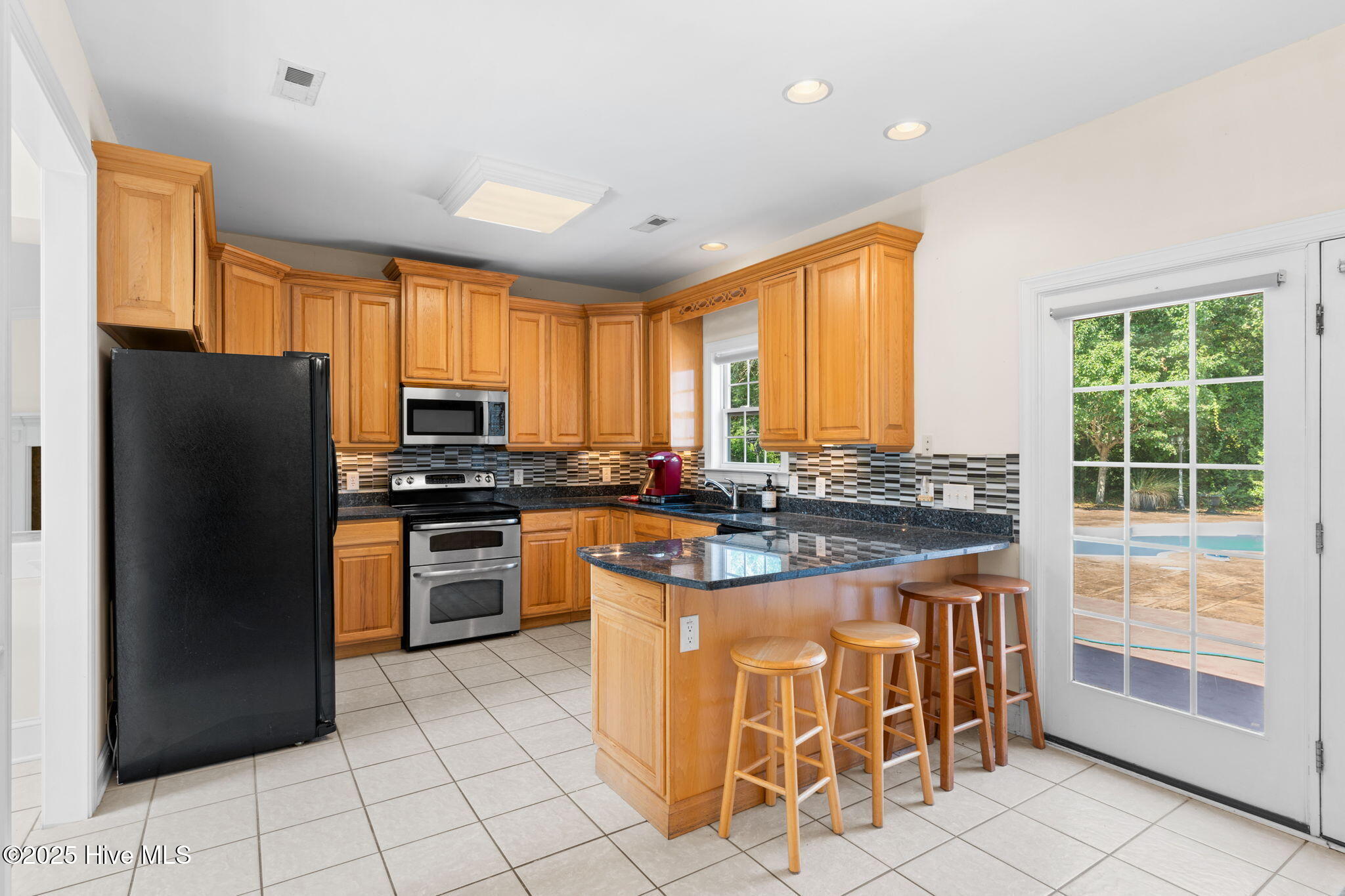 100522413 | Photo 15