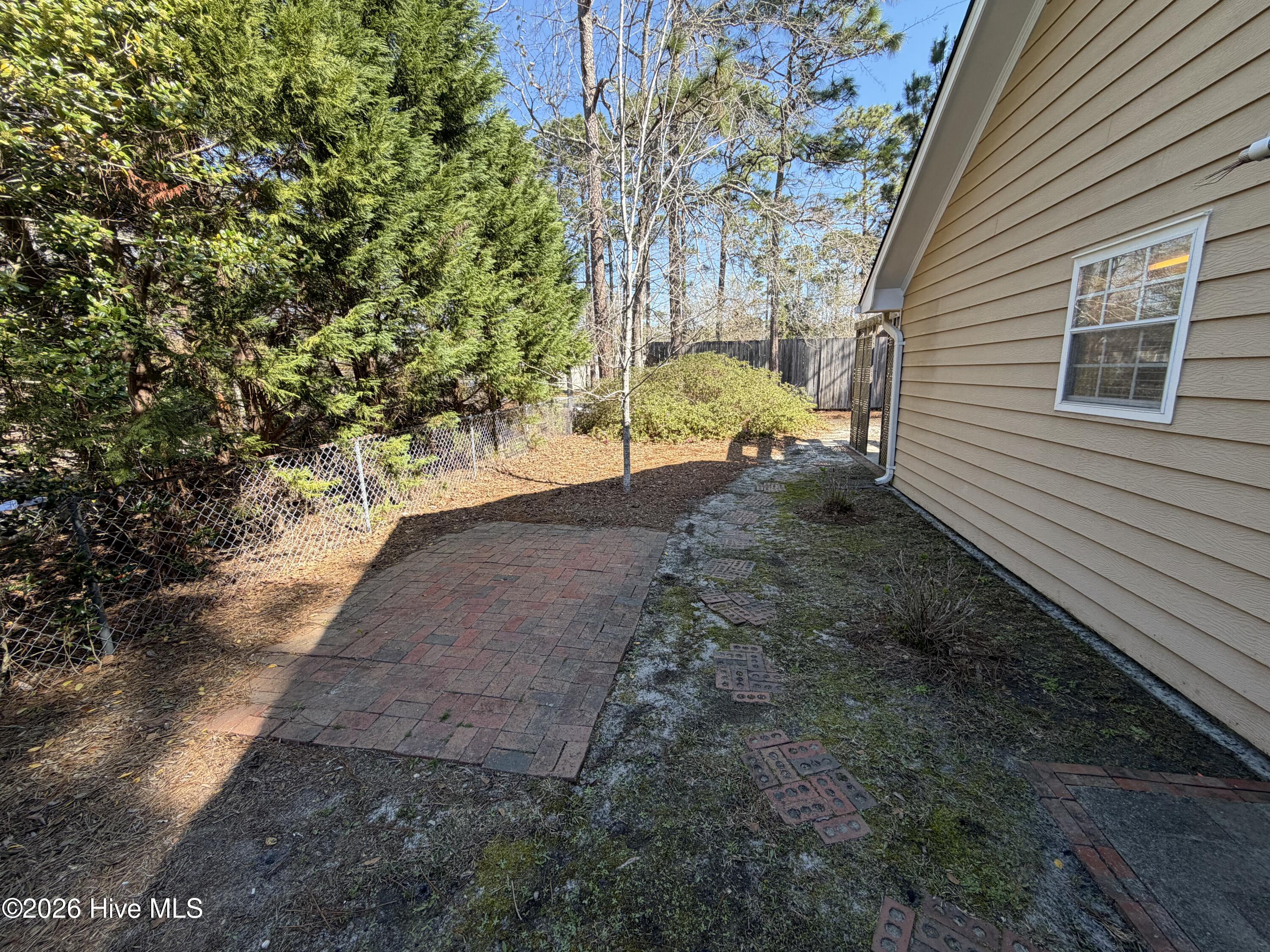 100561794 | Photo 16