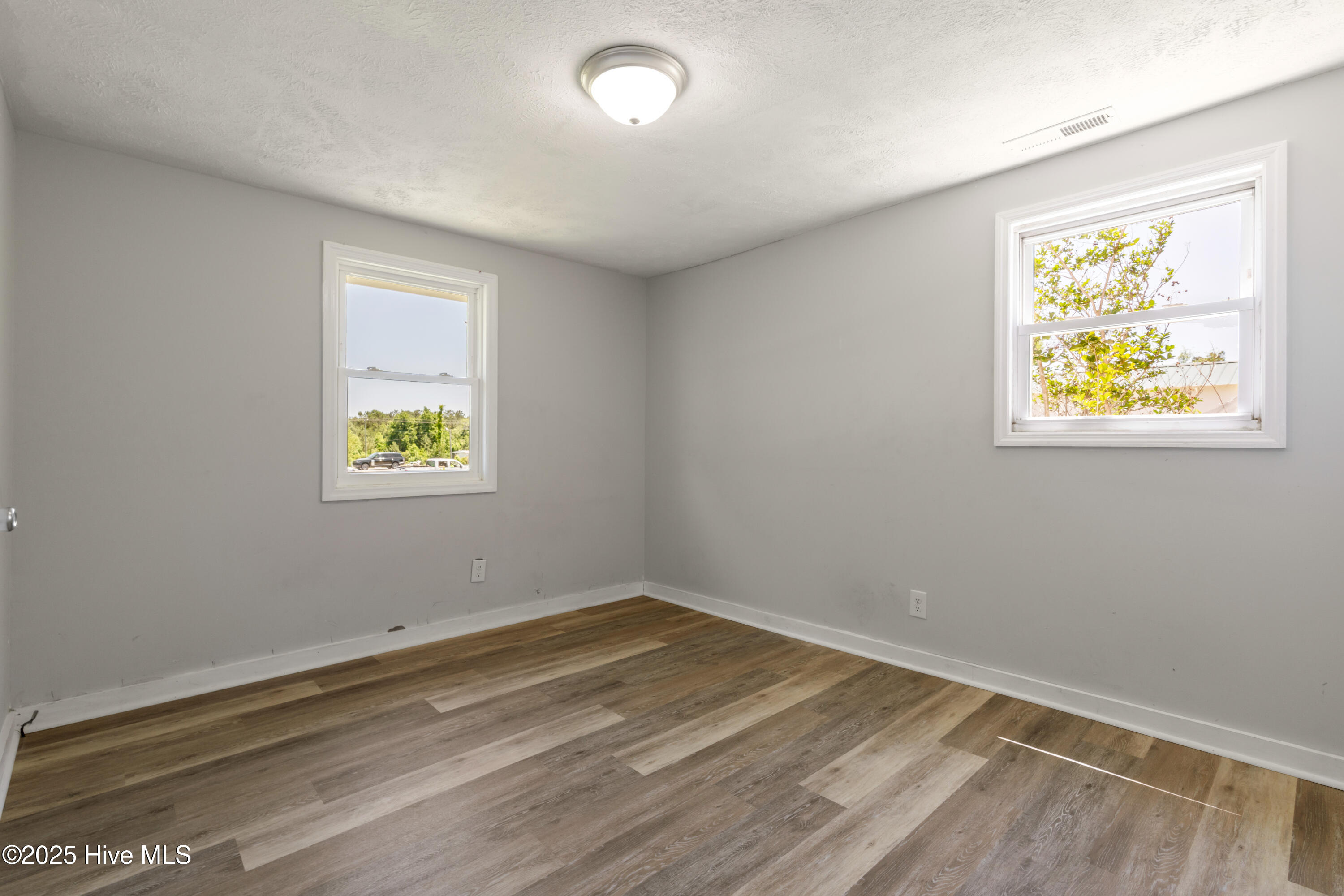 100509546 | Photo 10