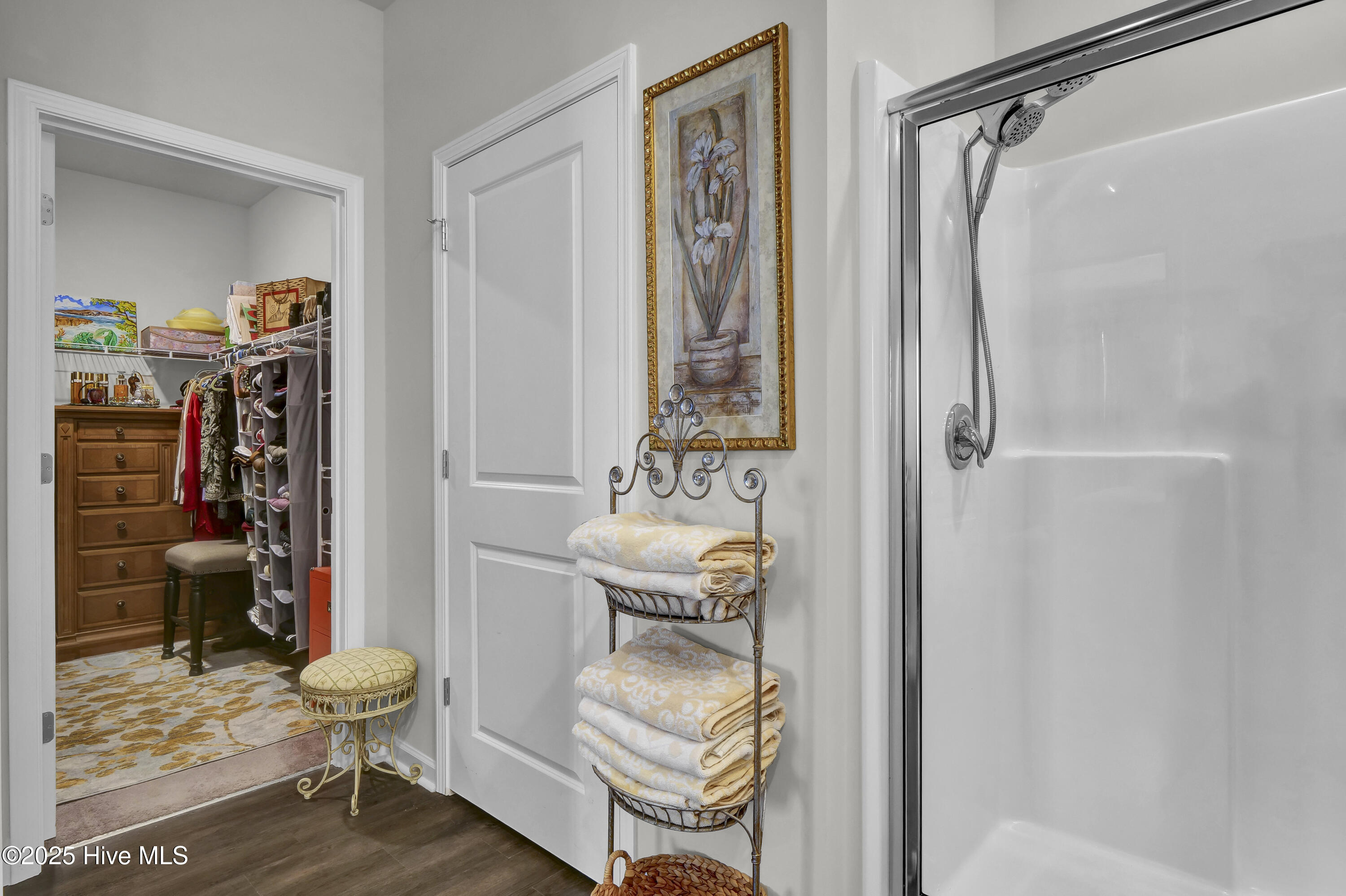 100525000 | Photo 17