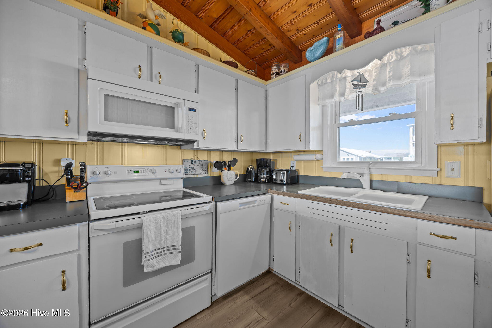 100550375 | Photo 21