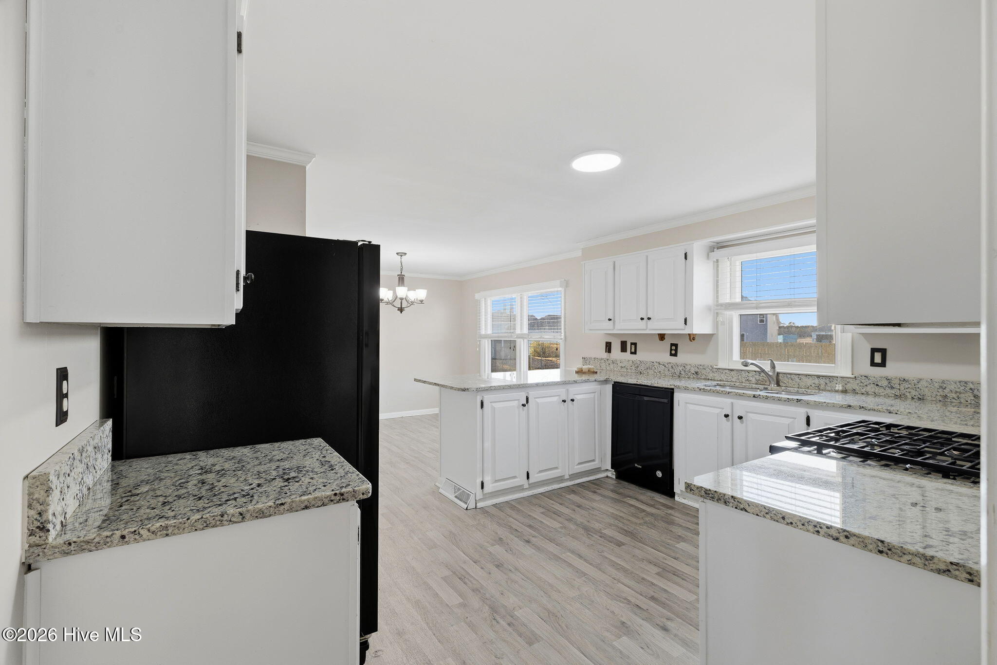 100554589 | Photo 17