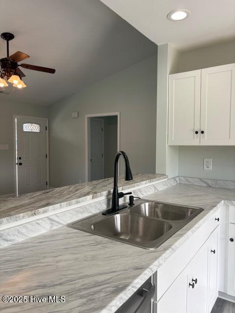 100530807 | Photo 37