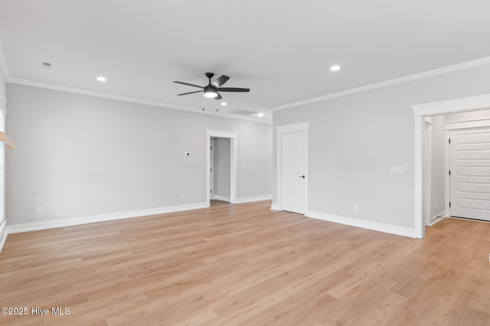 100479579 | Photo 32