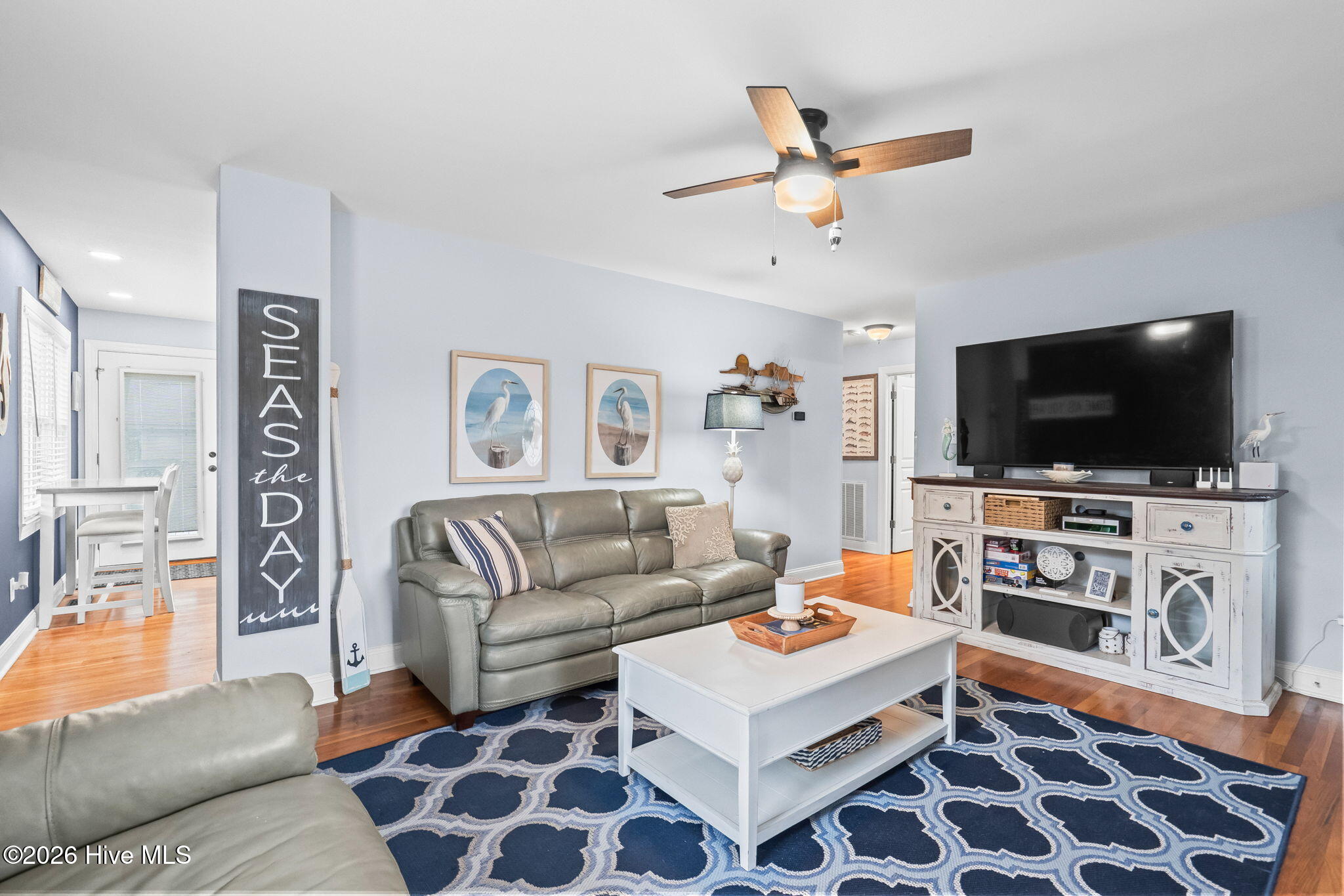 100551089 | Photo 11