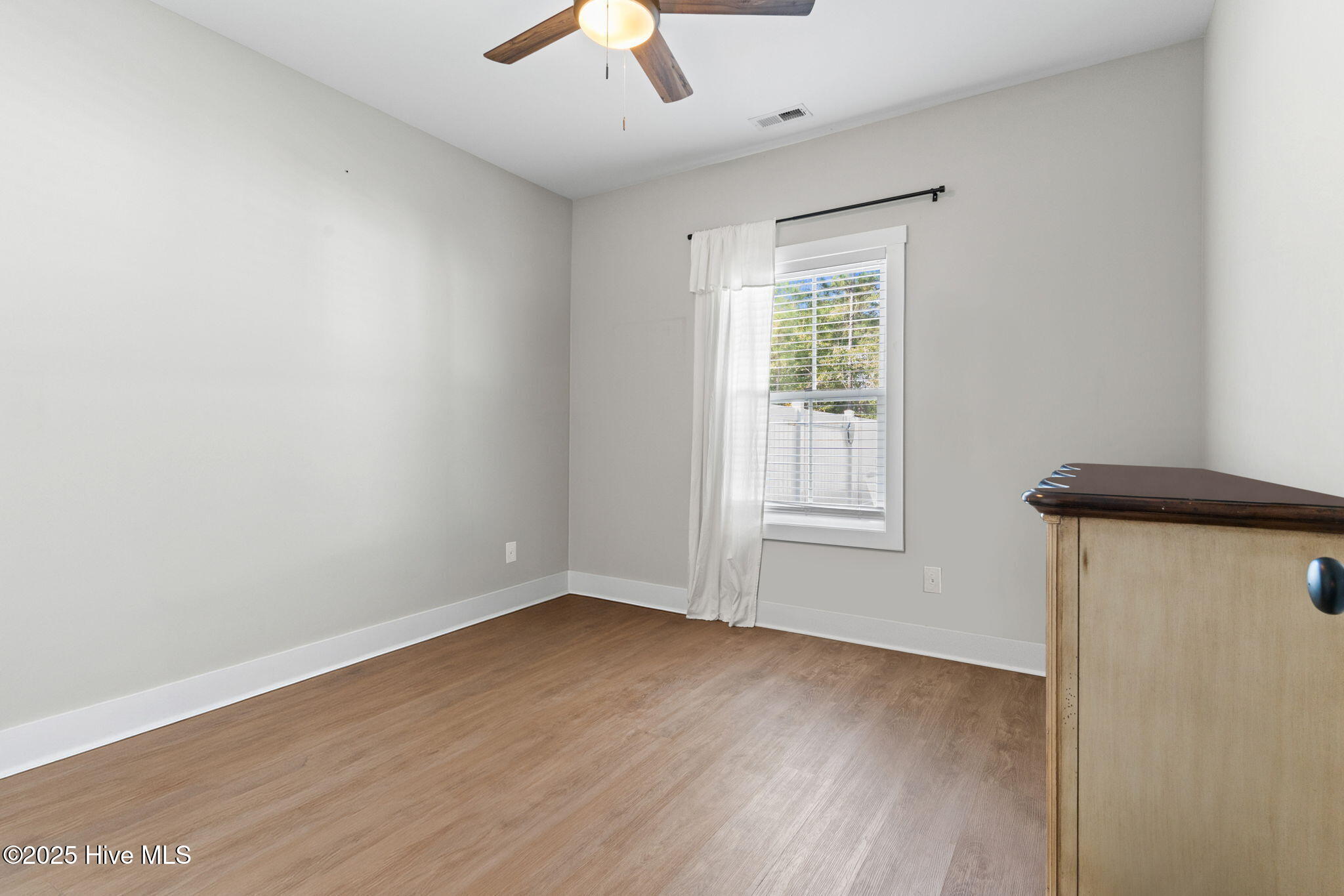 100533110 | Photo 24