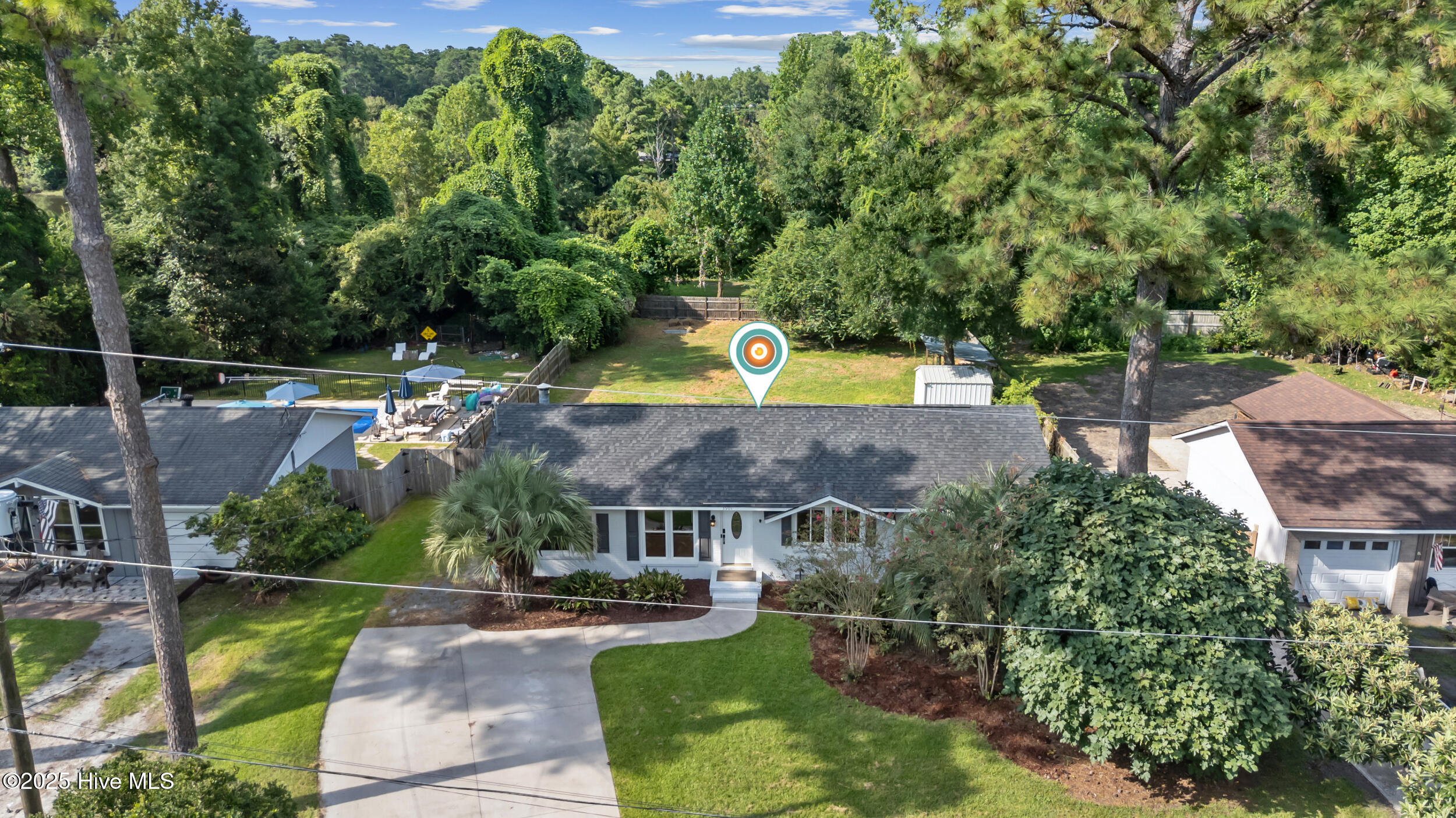 100553880 | Photo 28