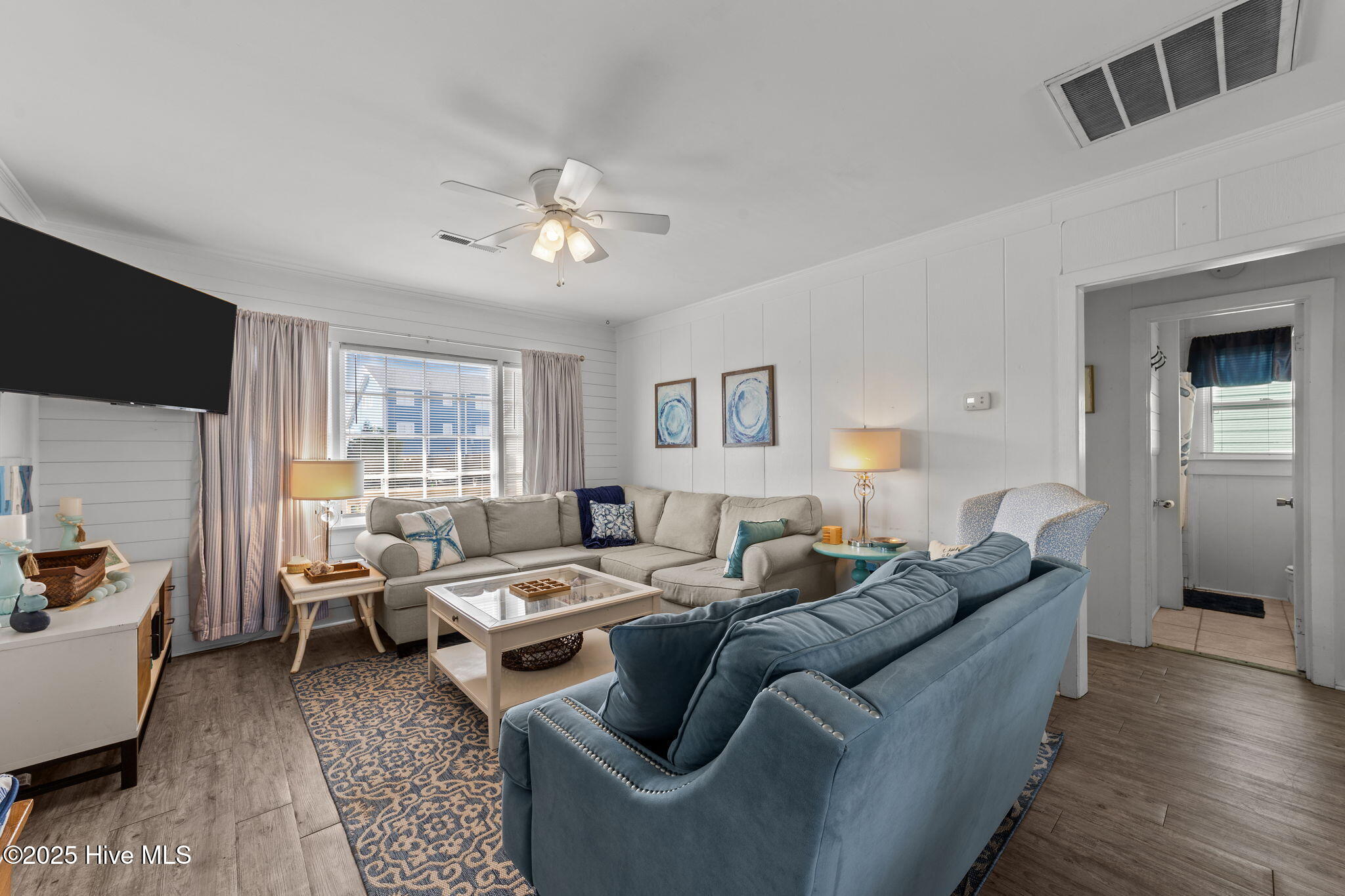 100536358 | Photo 17