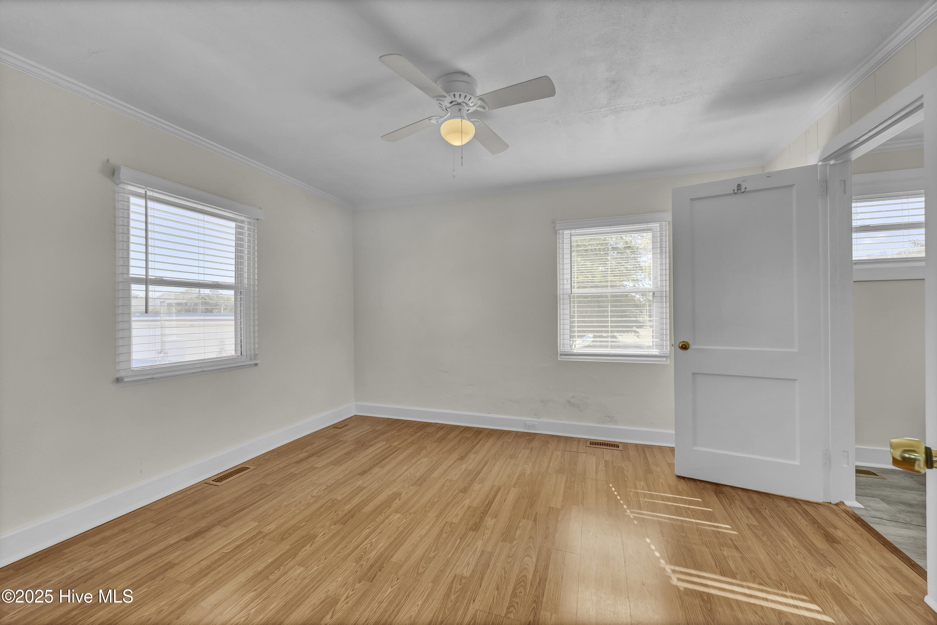 100539758 | Photo 14