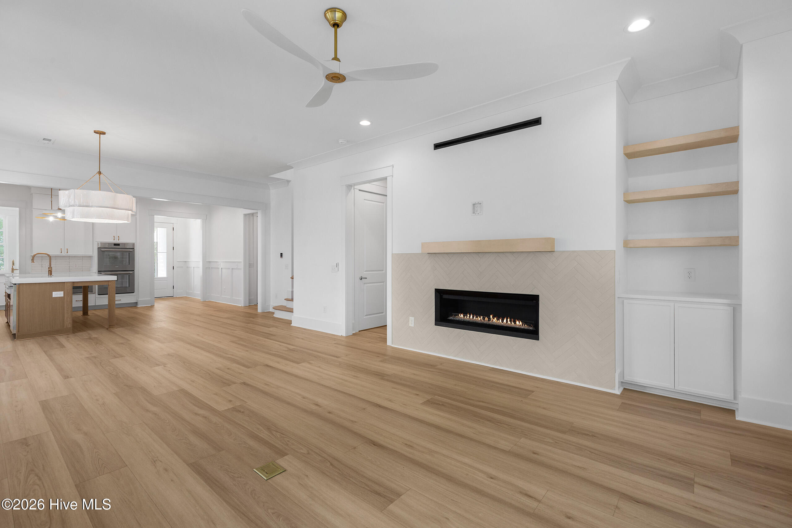 100519914 | Photo 38