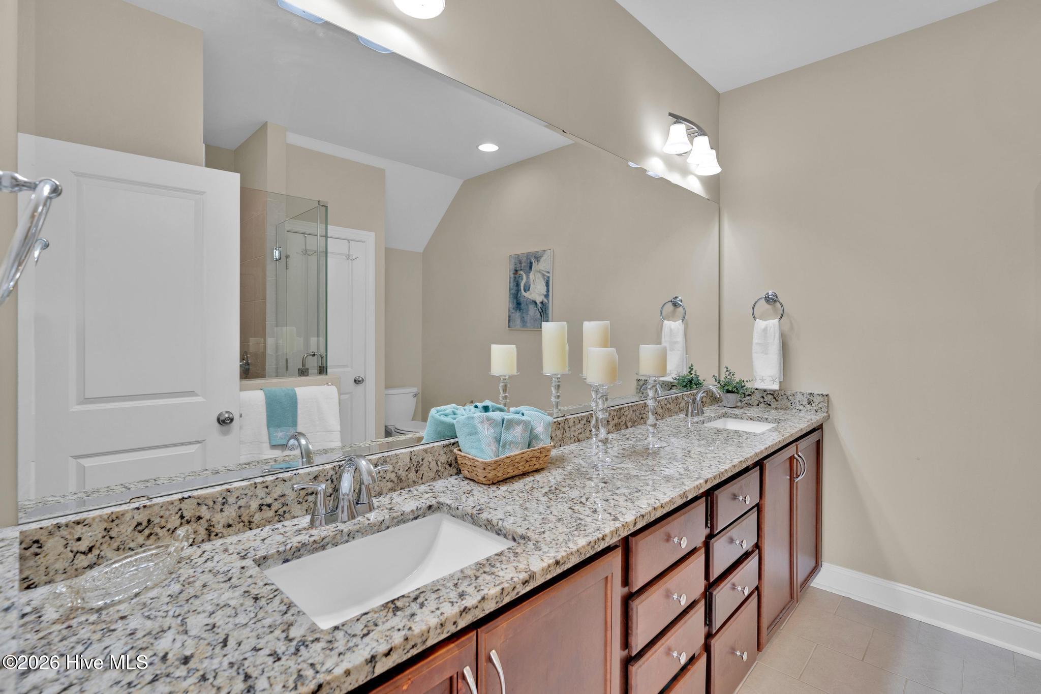 100556284 | Photo 22