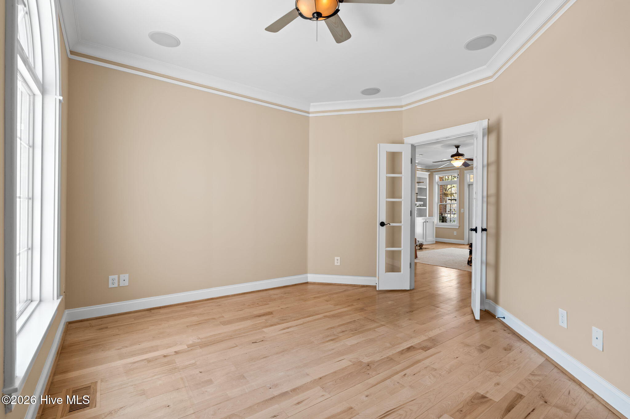 100564903 | Photo 35