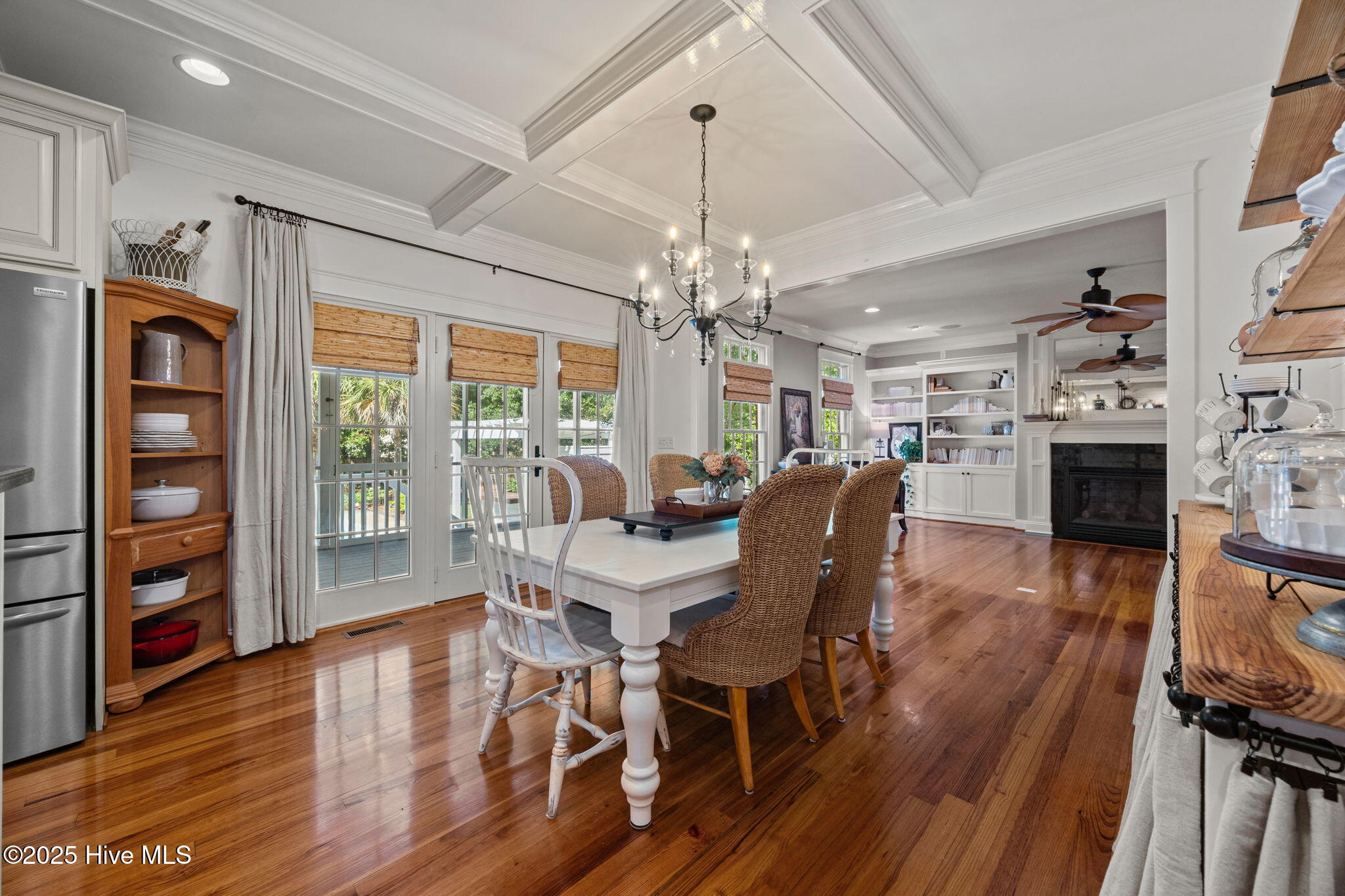 100518834 | Photo 13