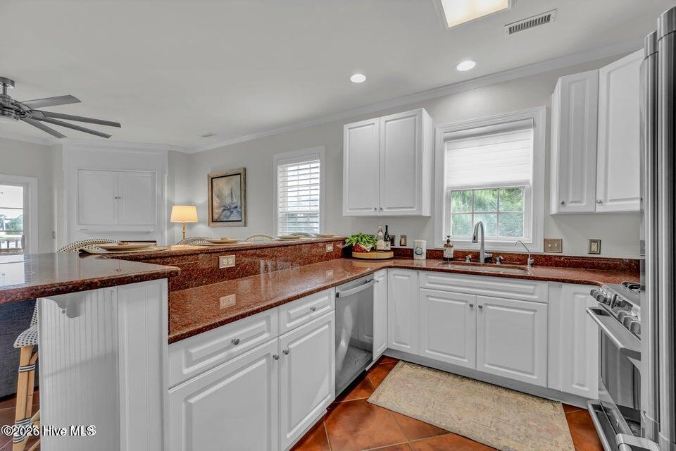 100569157 | Photo 13