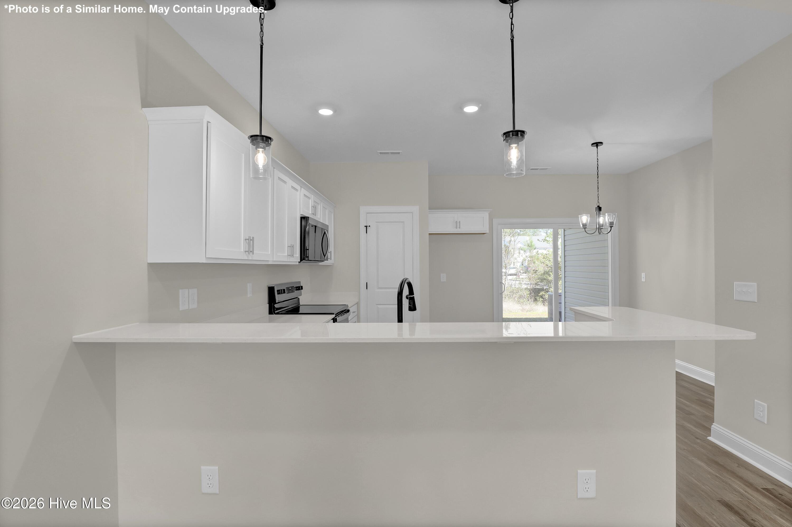 100537568 | Photo 11