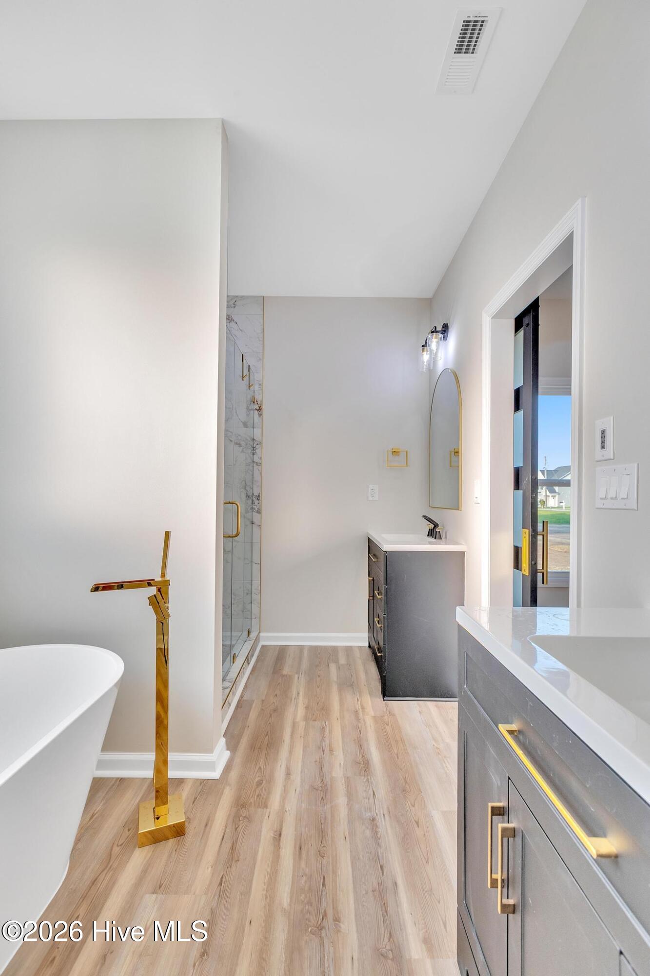 100552595 | Photo 31