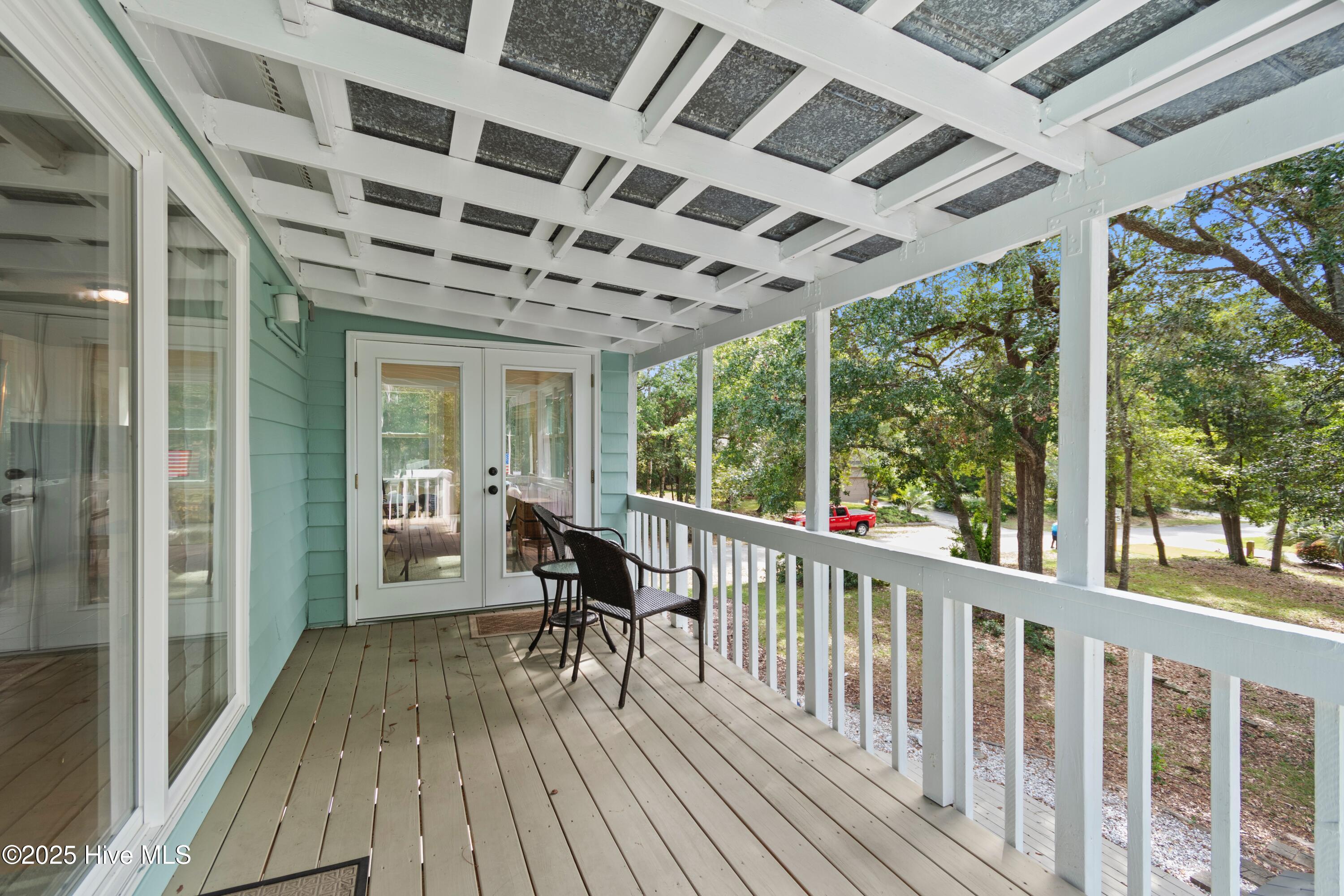 100535762 | Photo 42