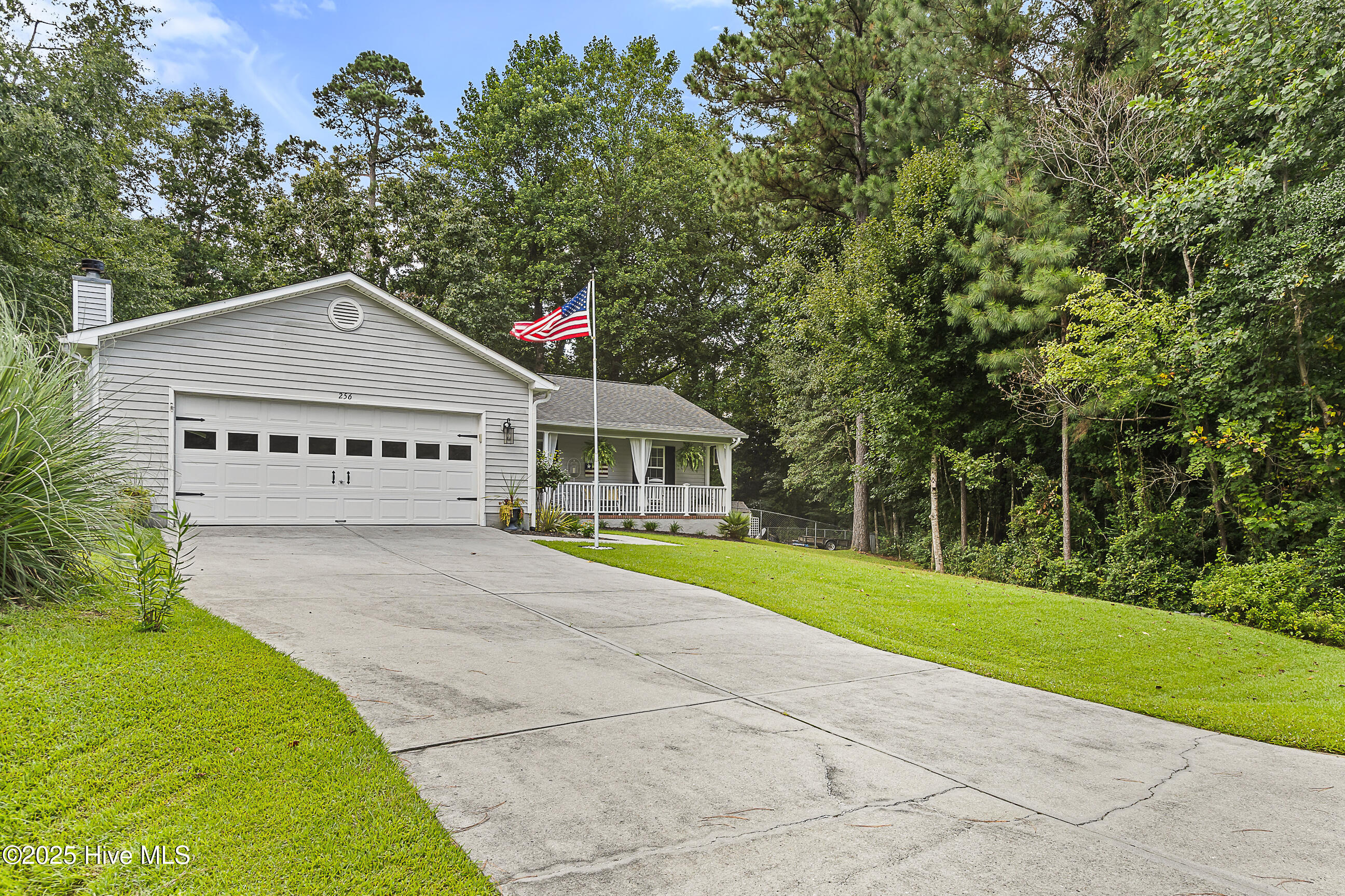 256 S Creek Drive, Jacksonville, NC 28540 – photo 2: 02-20