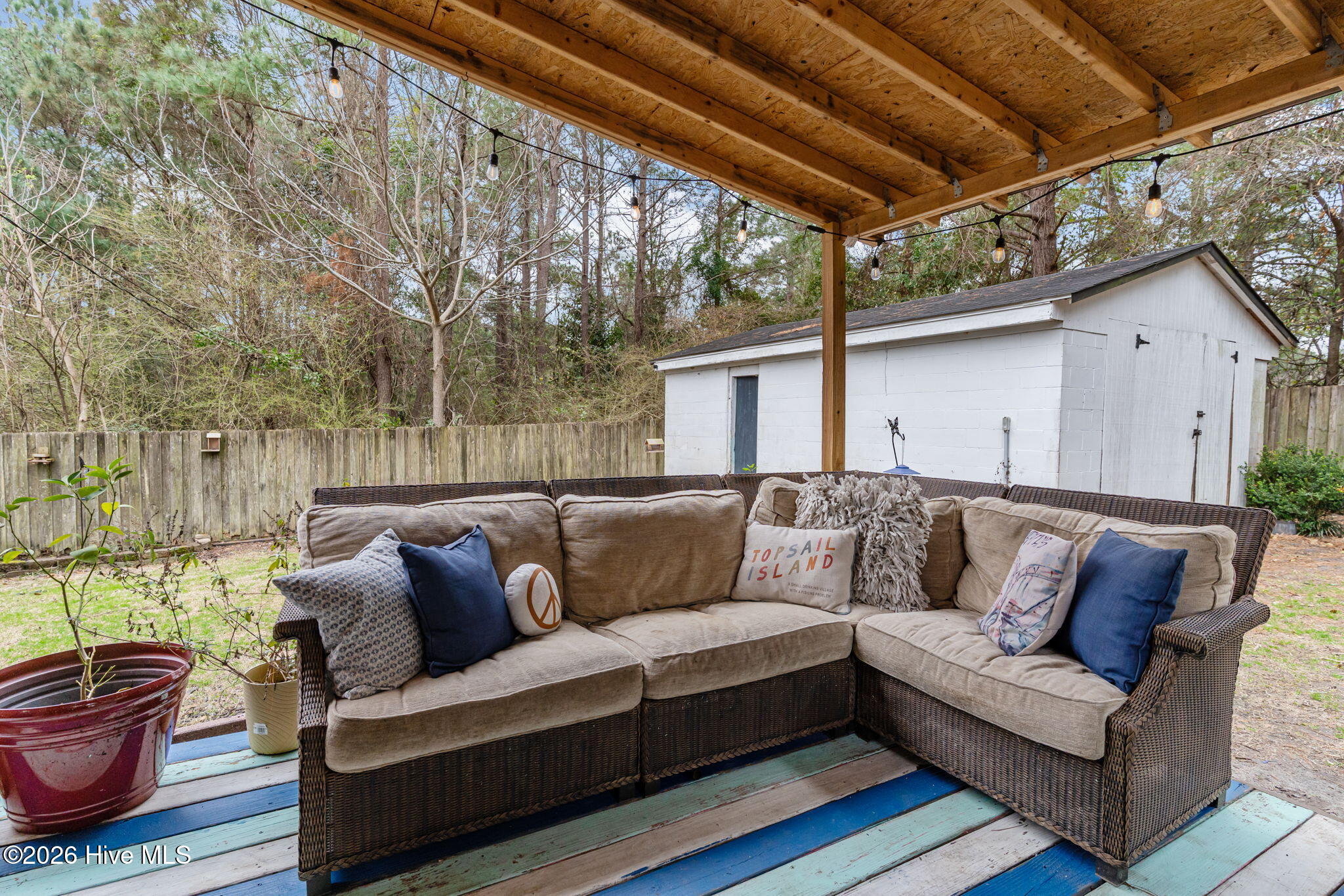 100557661 | Photo 34