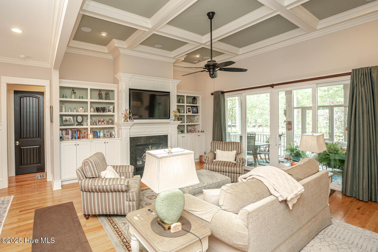 100566478 | Photo 19