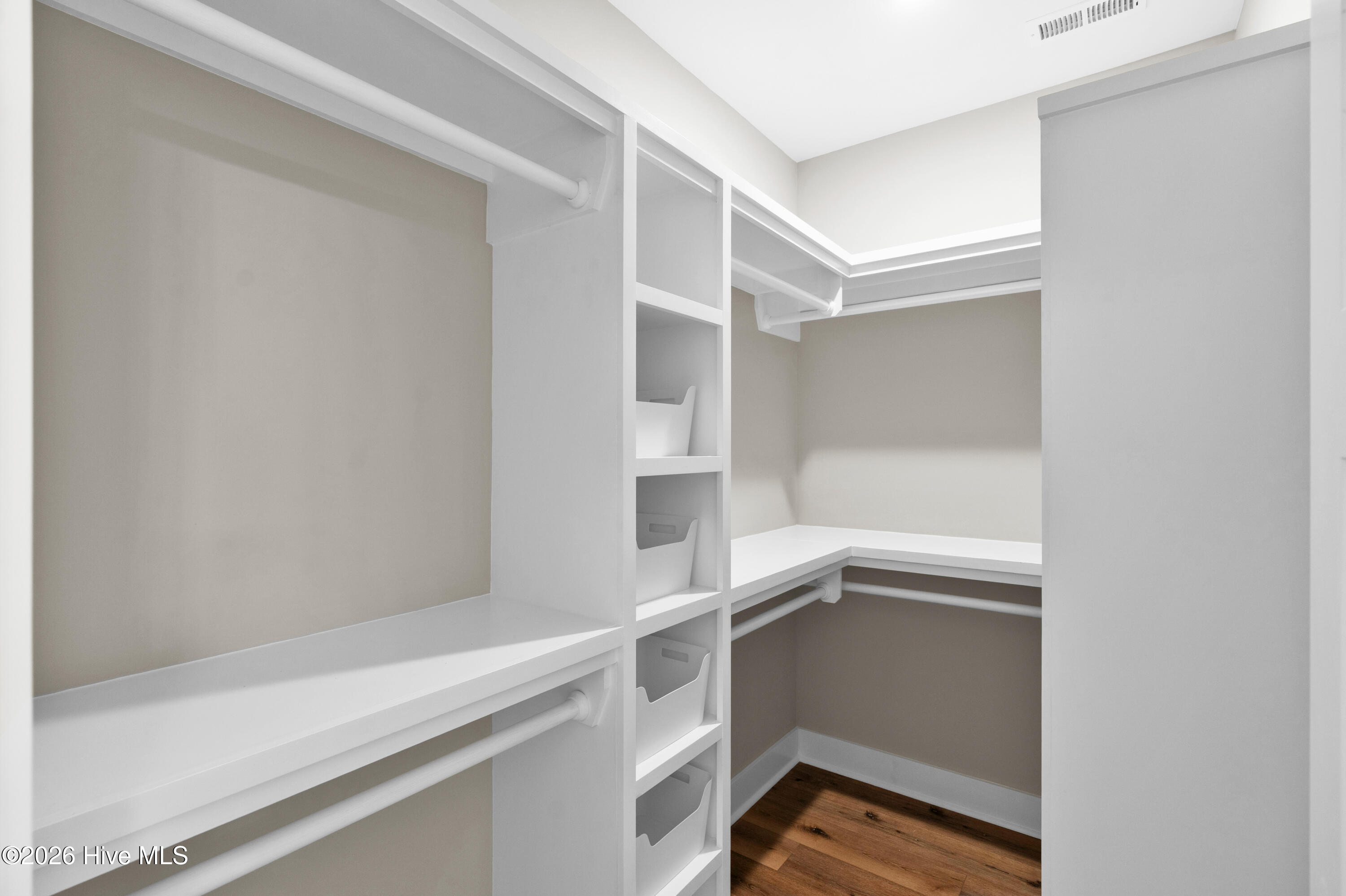 100564696 | Photo 16