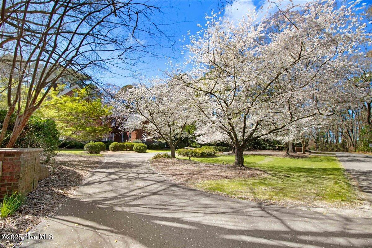 Homes for sale in Goldsboro, NC | 618 Lake Shore Dr, Goldsboro, NC 27534 | MLS# 100505184