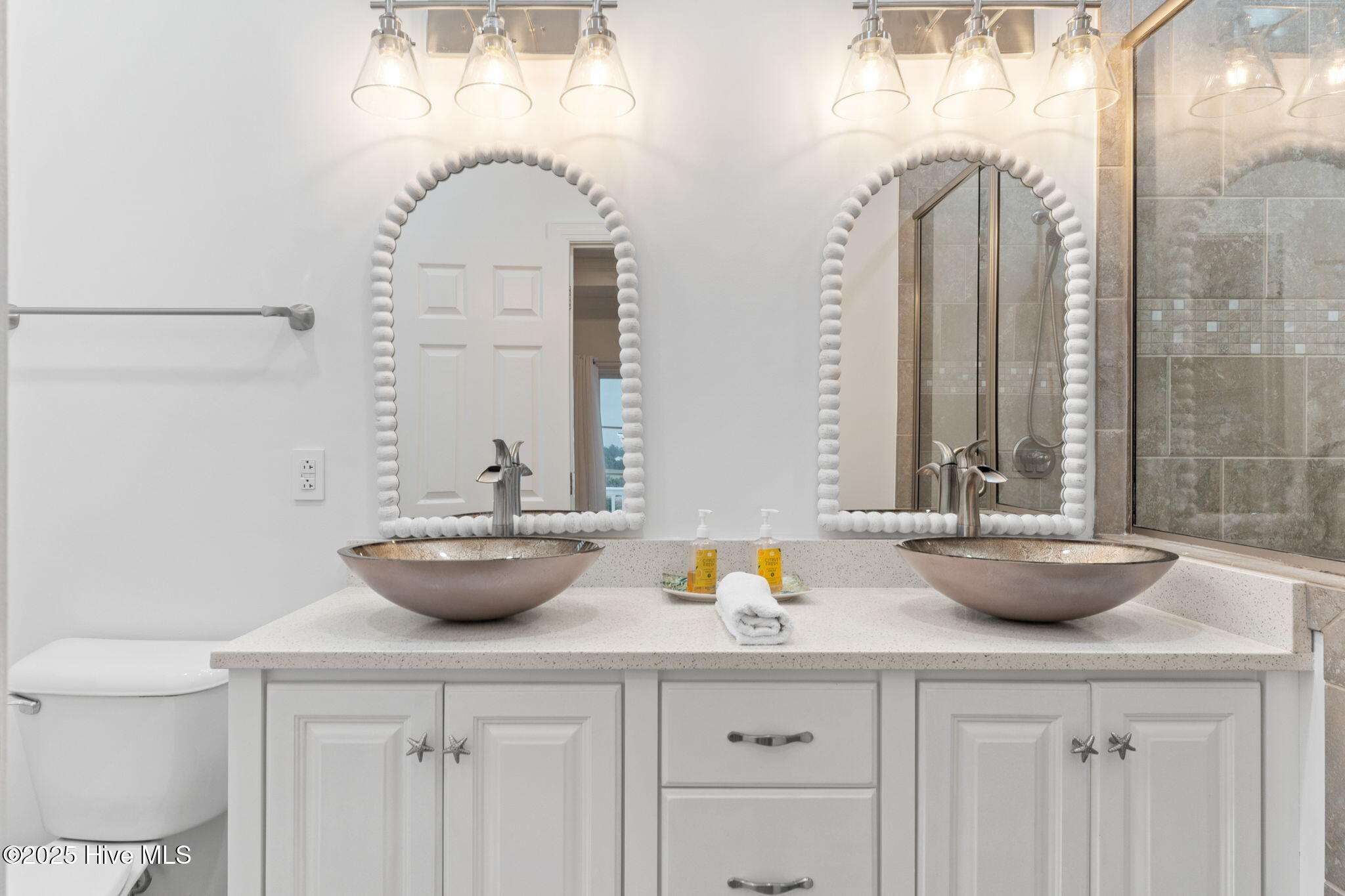 100513895 | Photo 48