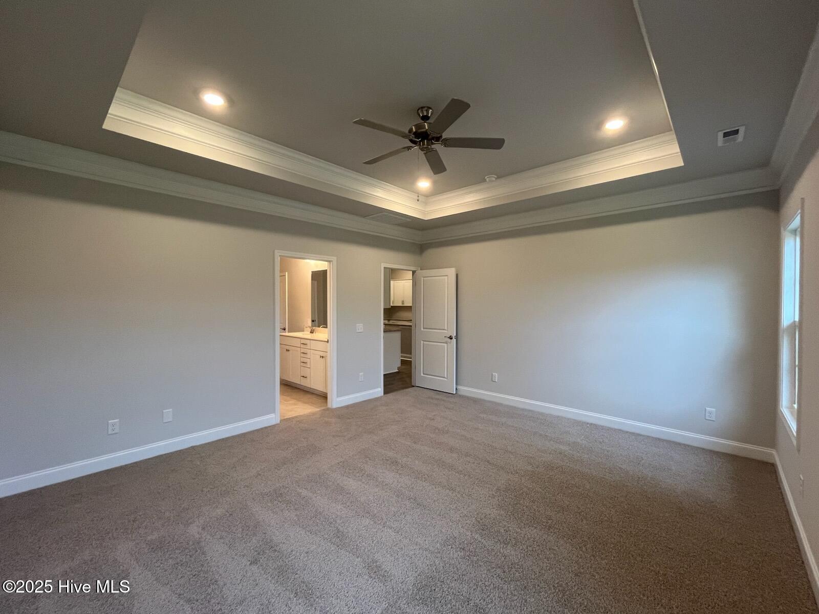 100456477 | Photo 21