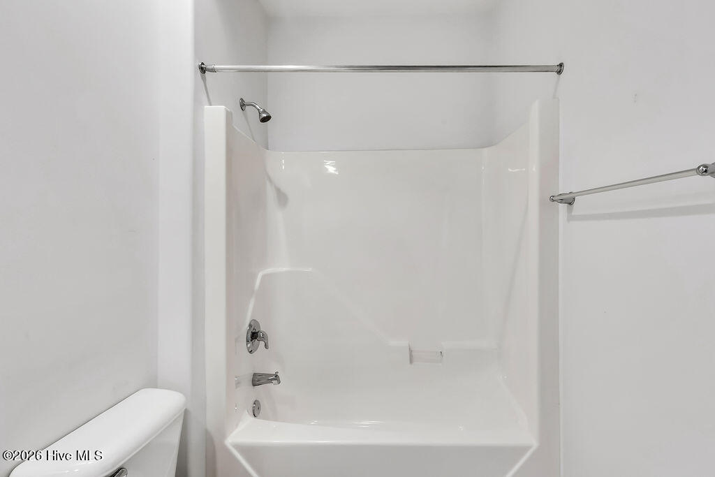 100558712 | Photo 28