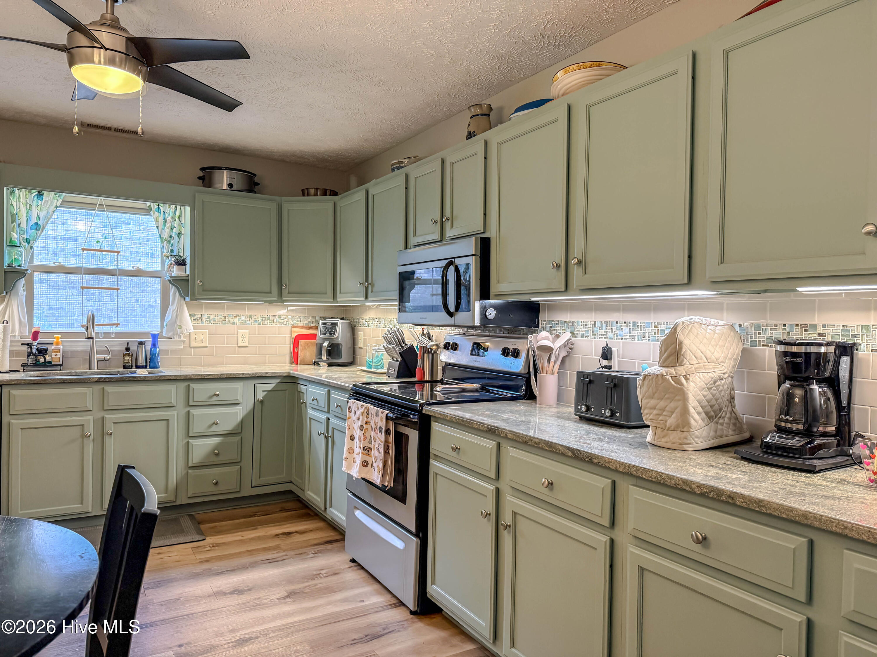 100556502 | Photo 79