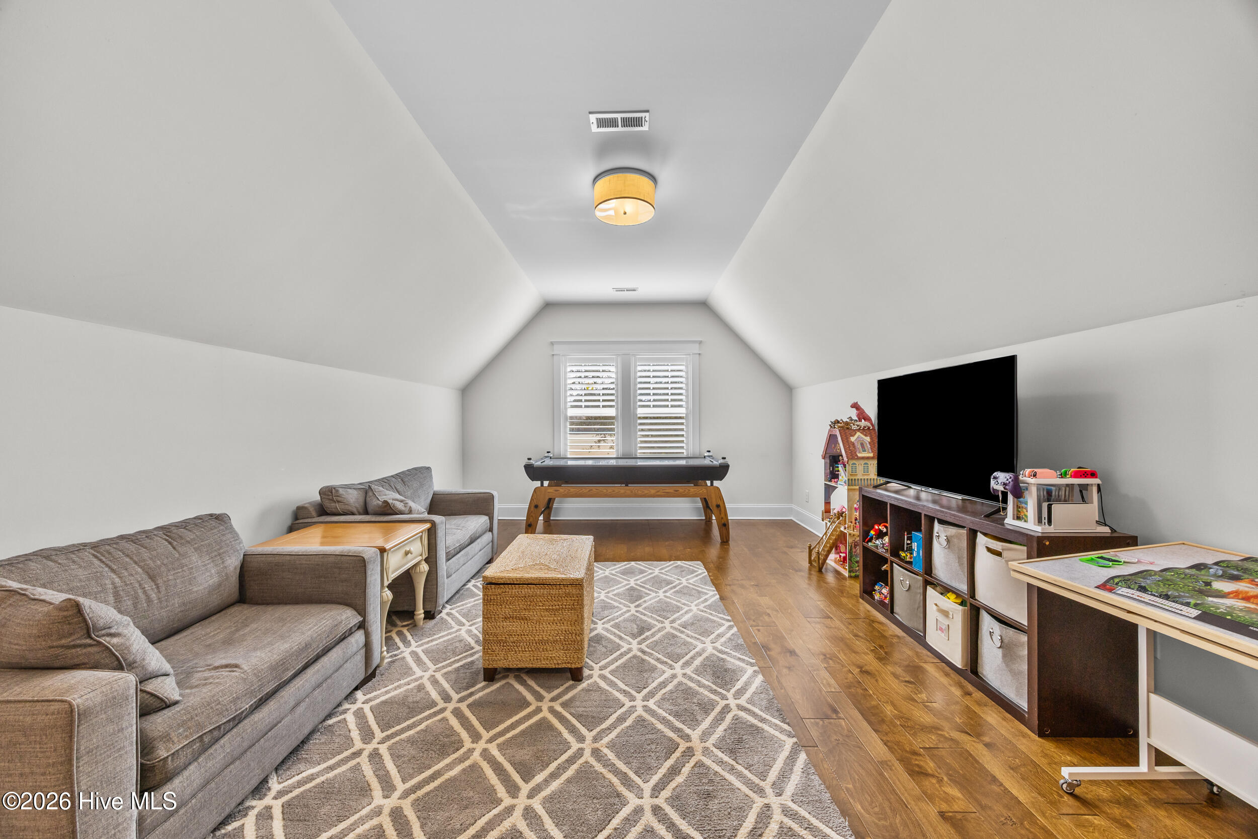 100562182 | Photo 47