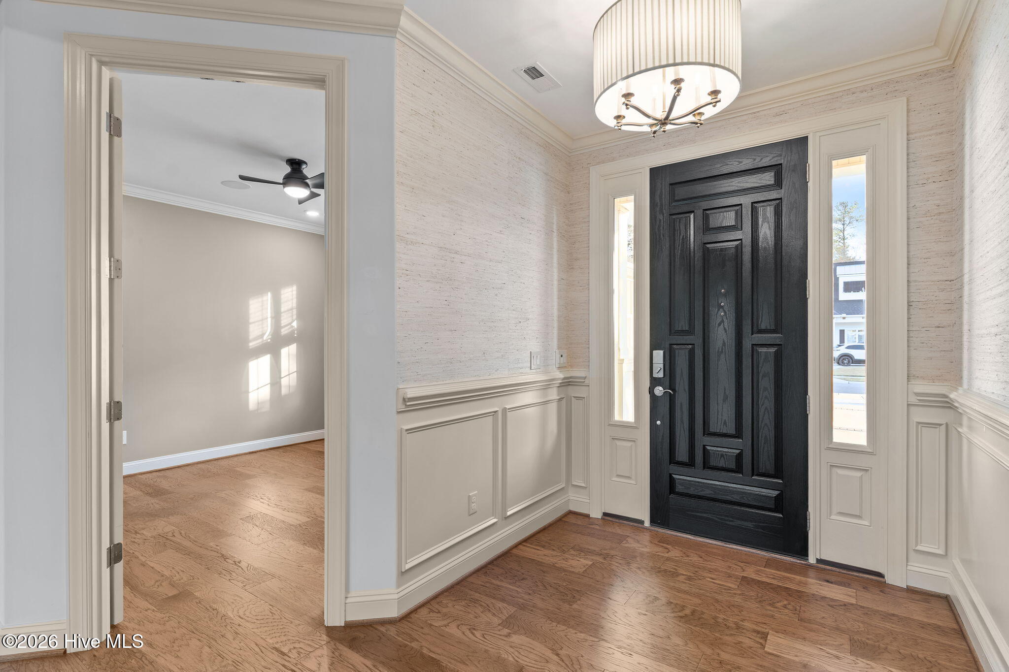 100566700 | Photo 16