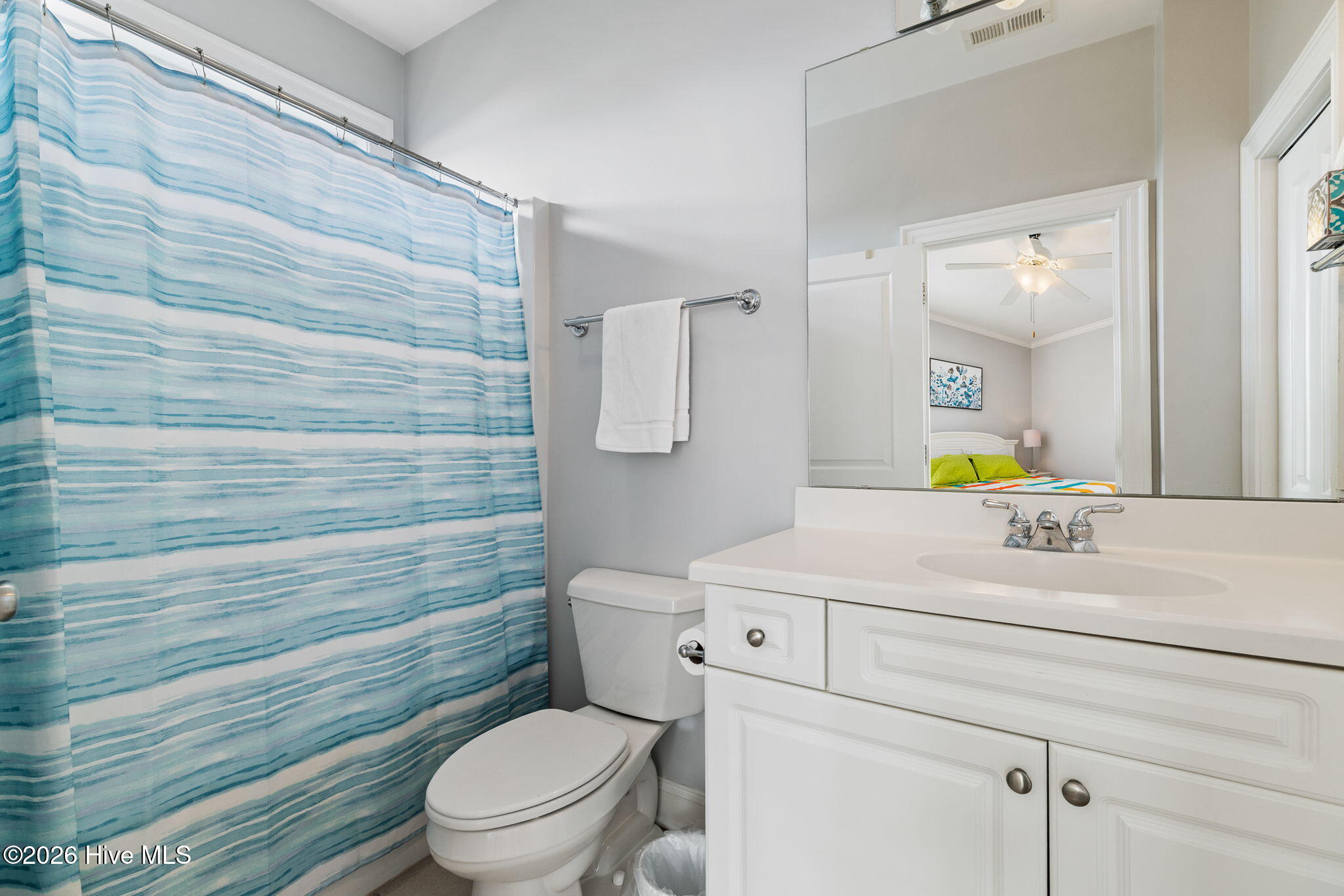 100551653 | Photo 71