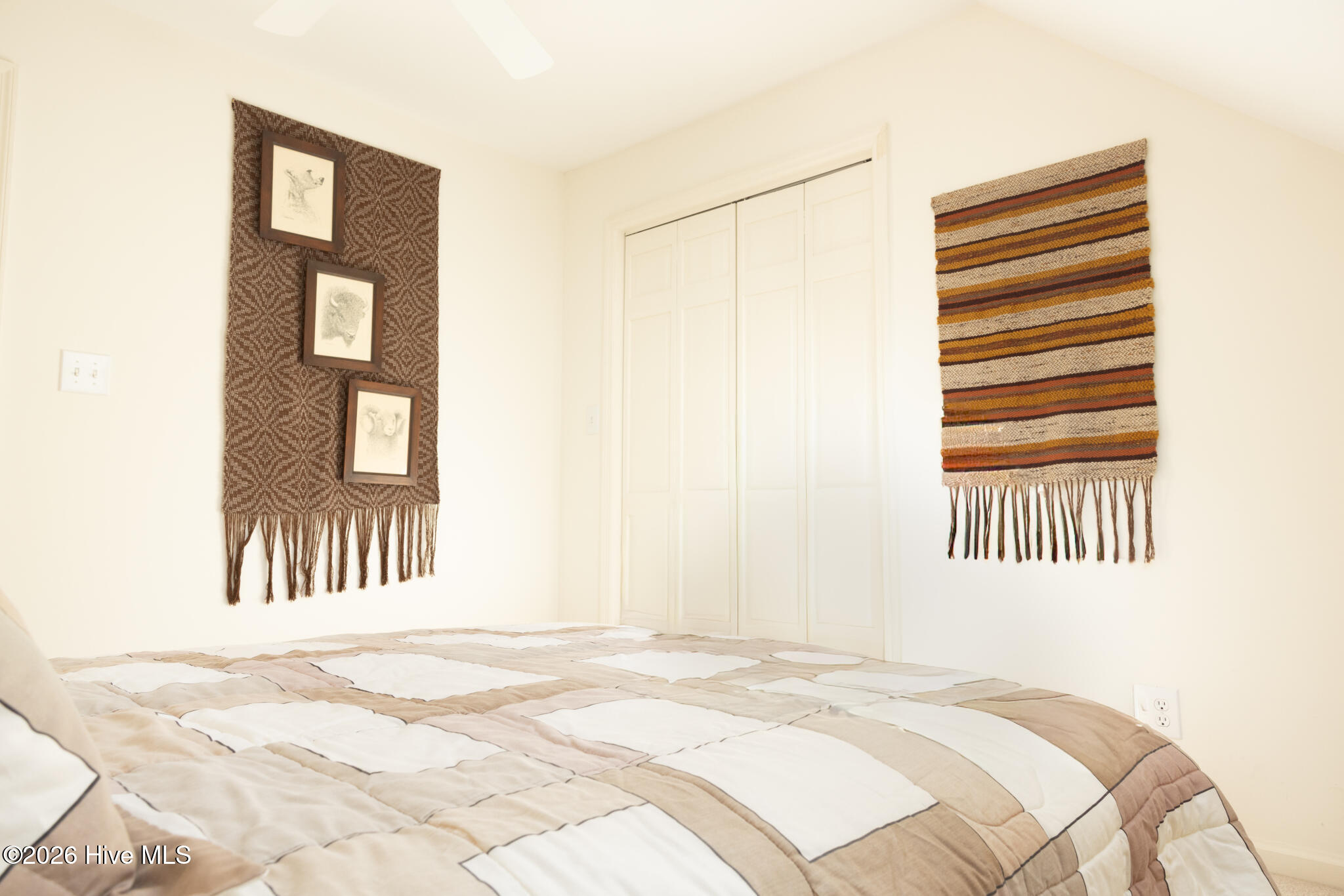 100547125 | Photo 35