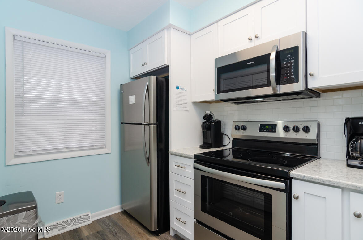 100557197 | Photo 11