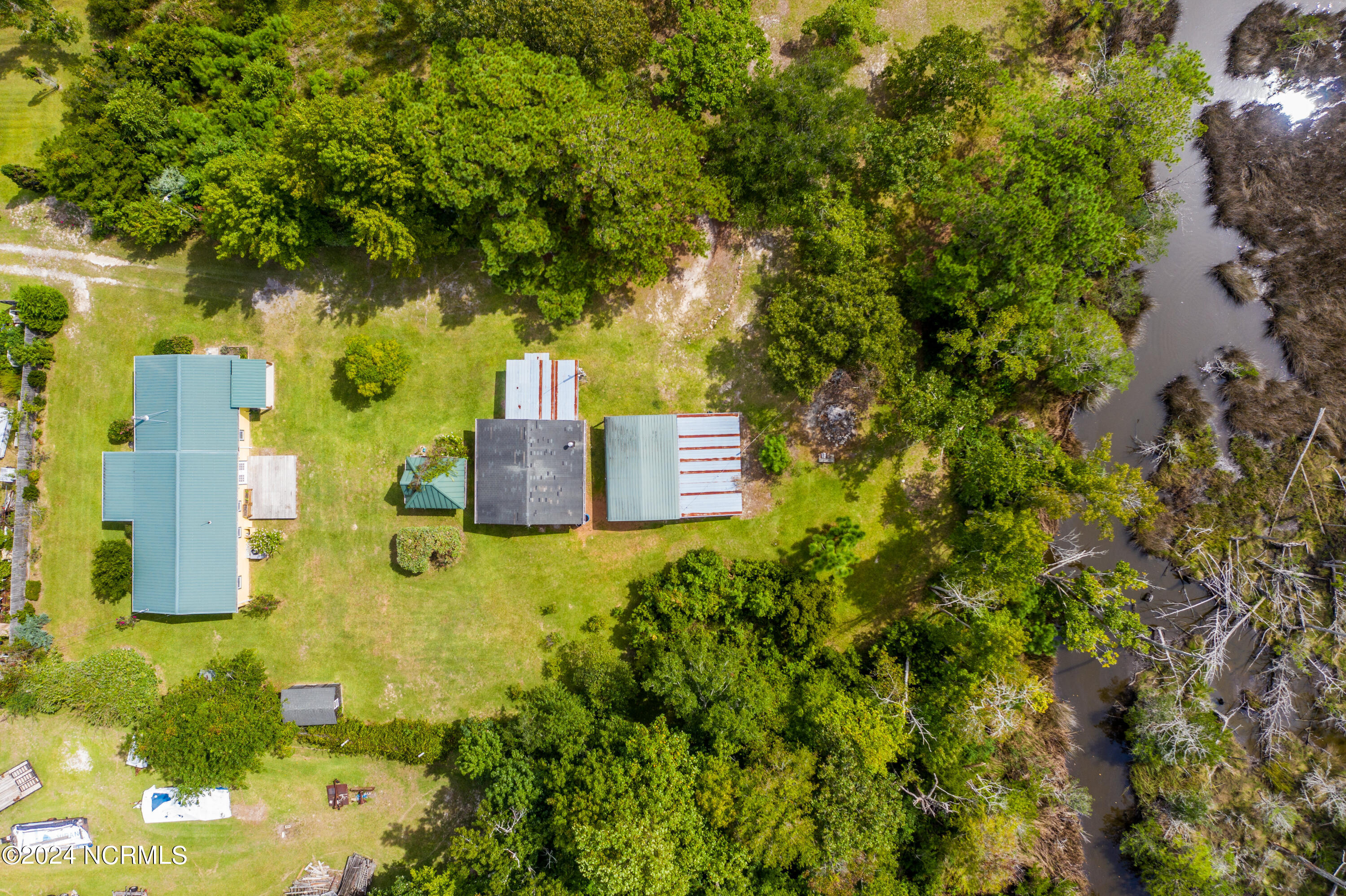 100546361 | Photo 42