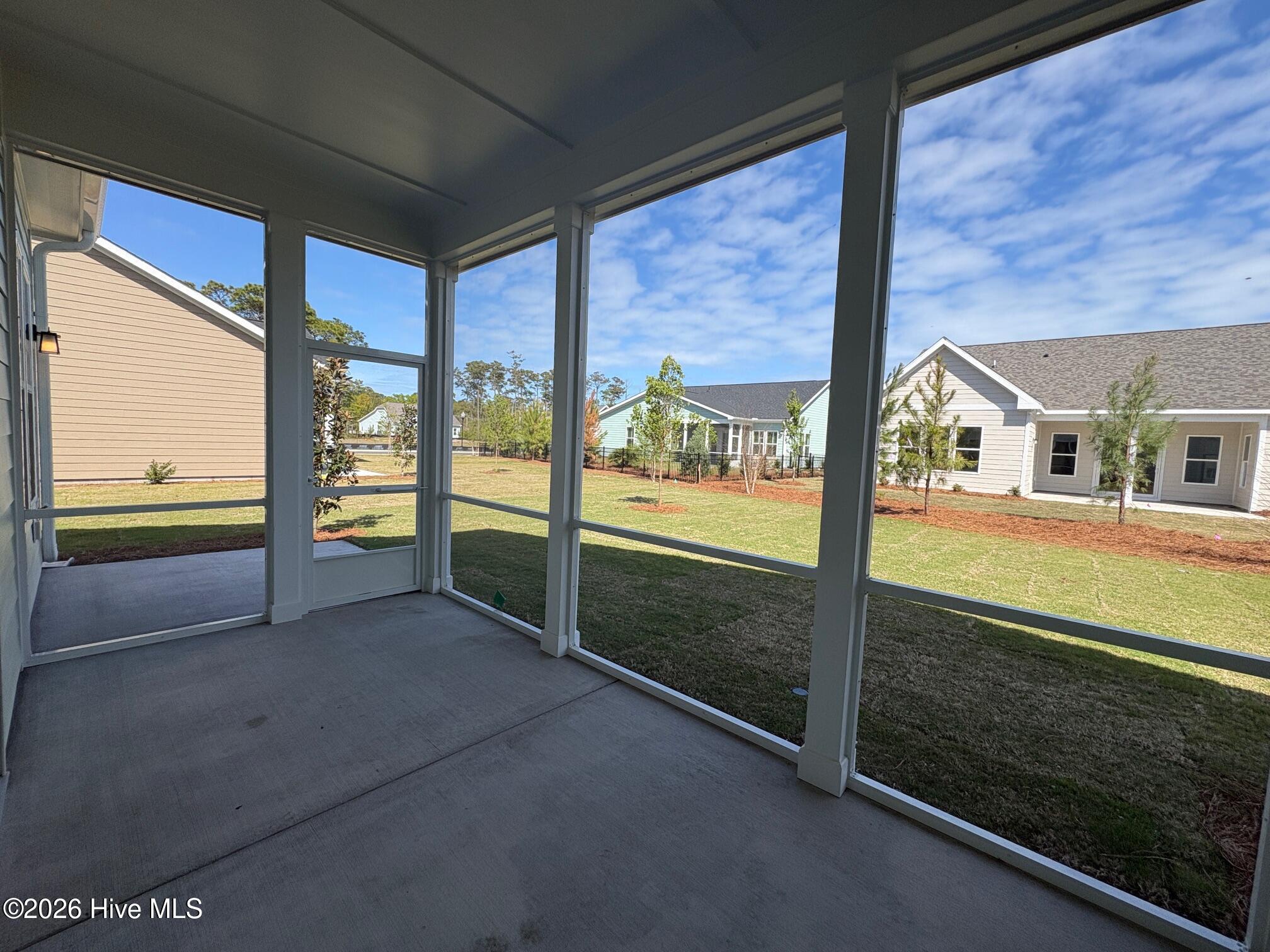 100556601 | Photo 25