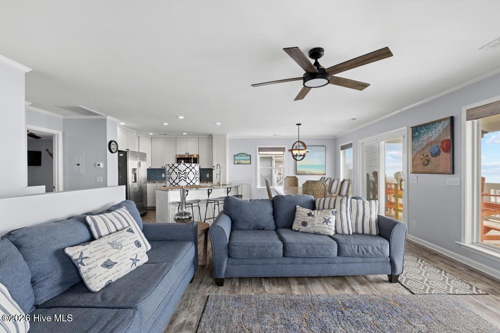 100559201 | Photo 17