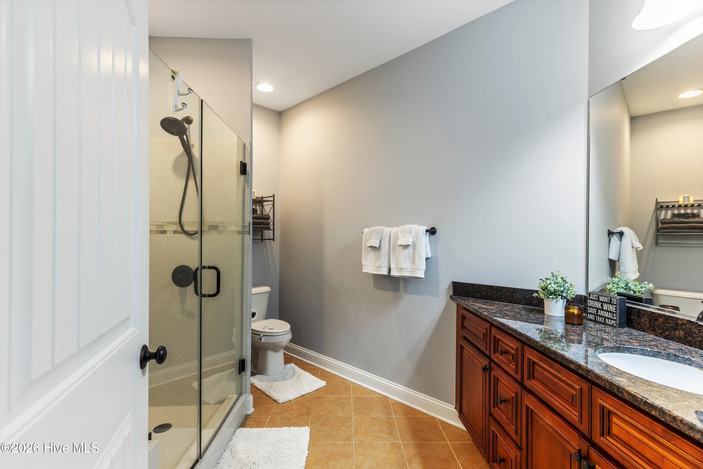 100548789 | Photo 34