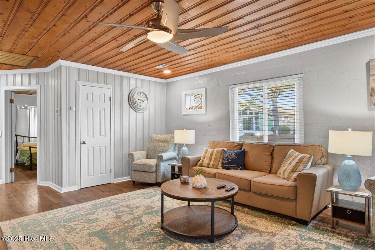 100547366 | Photo 10