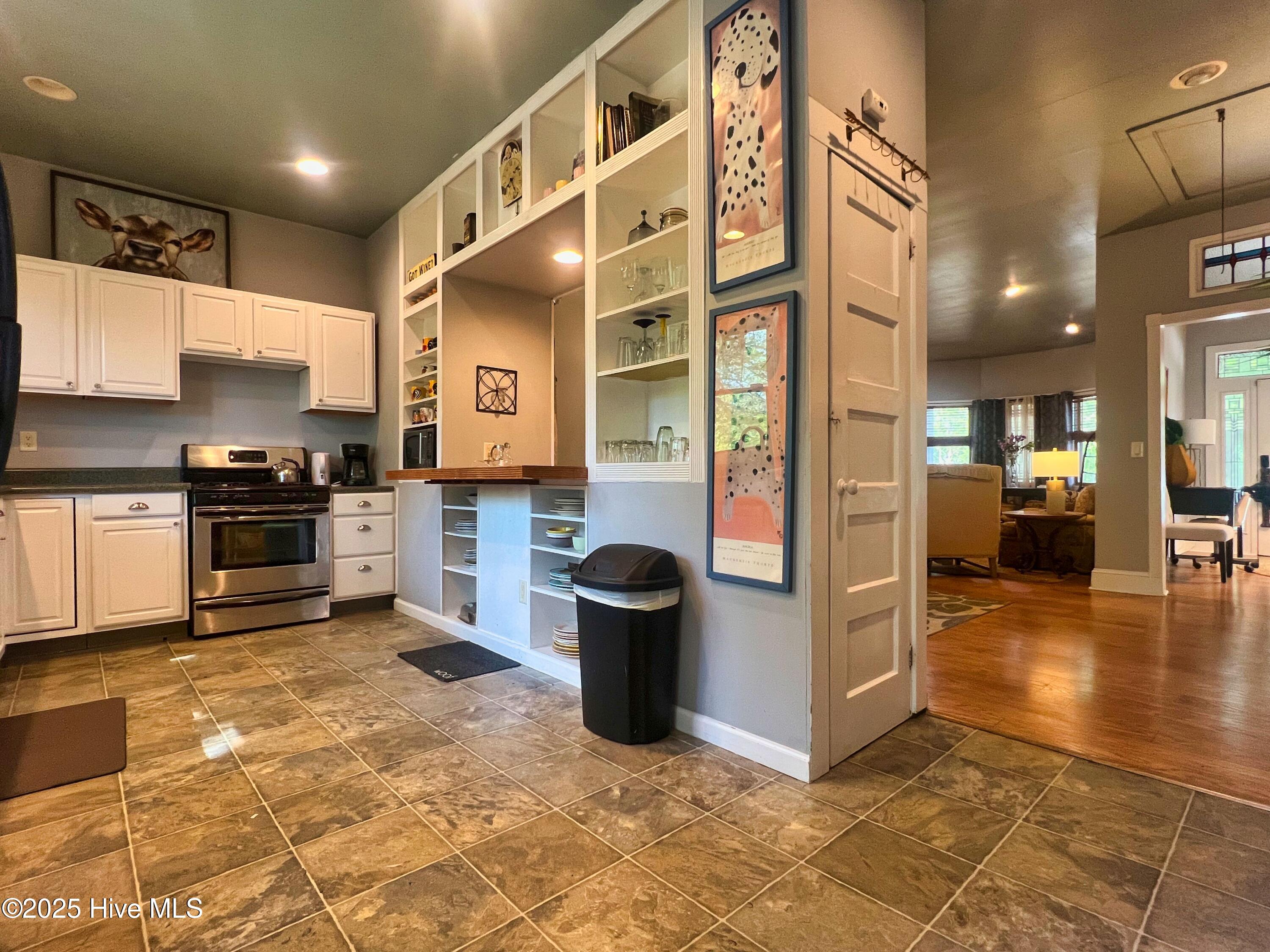 100509231 | Photo 31