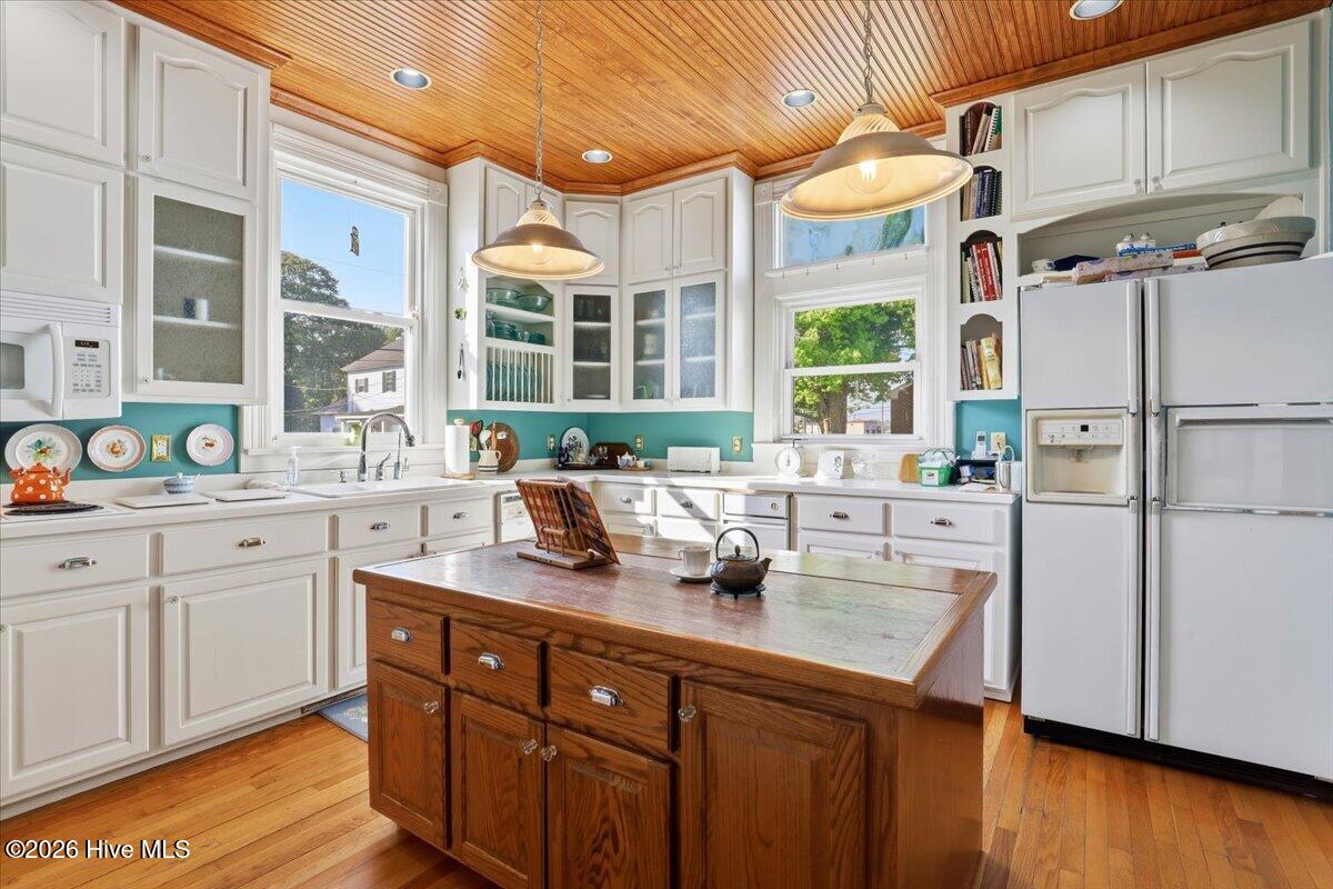 31-218 W College St-31