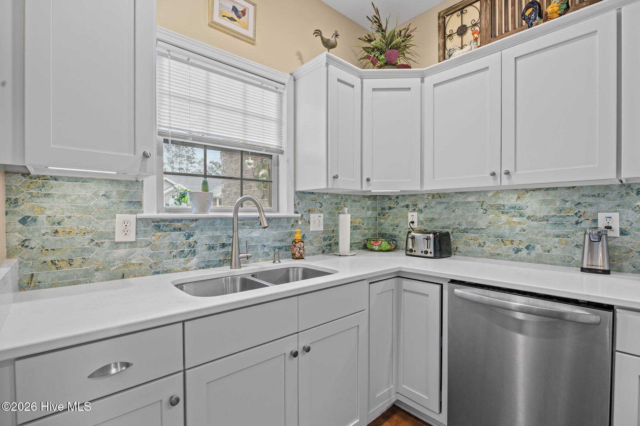 100560017 | Photo 12