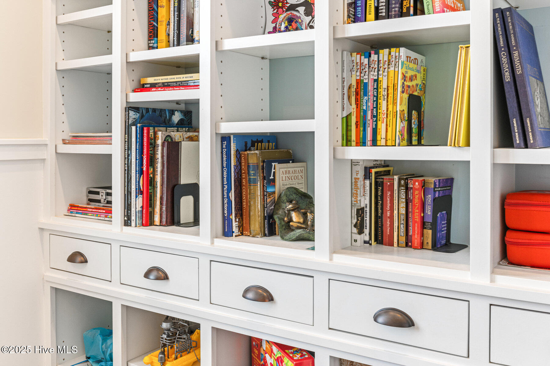 100544717 | Photo 37