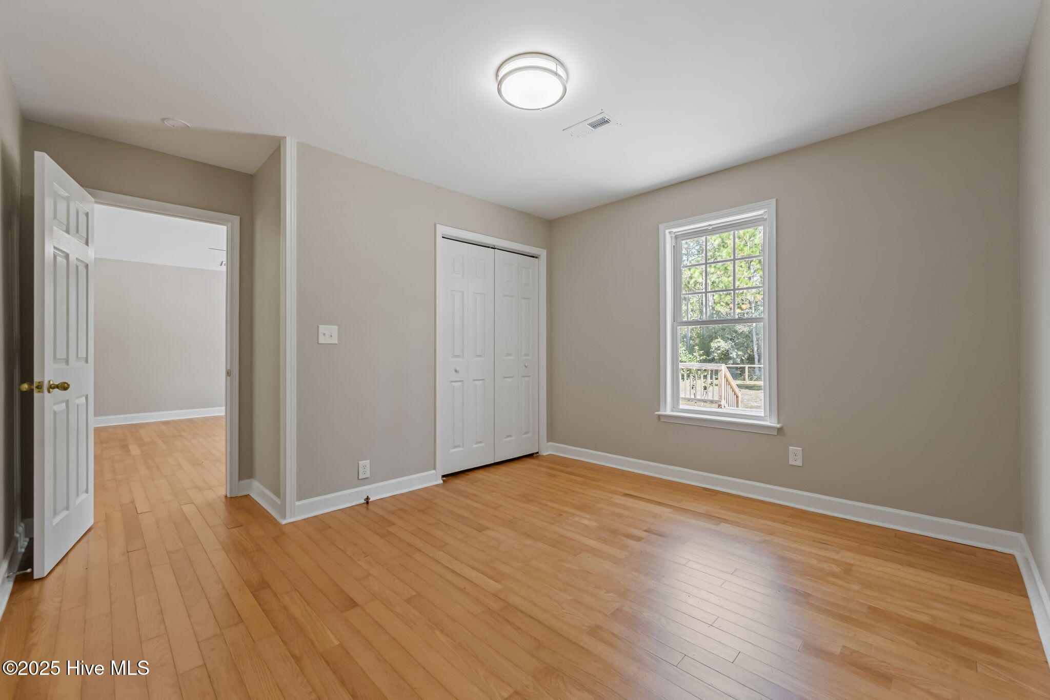 100551658 | Photo 25