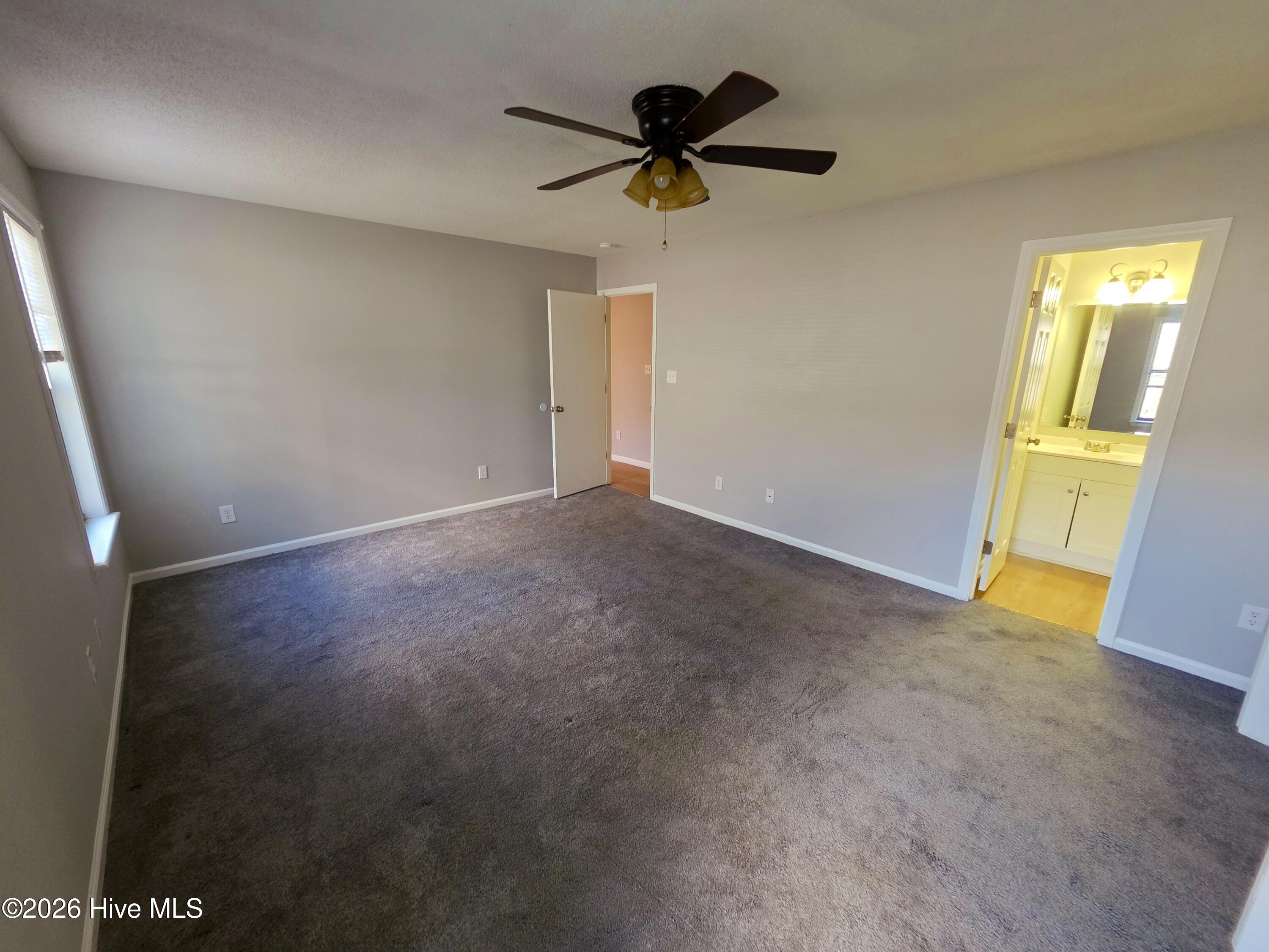 100560805 | Photo 14