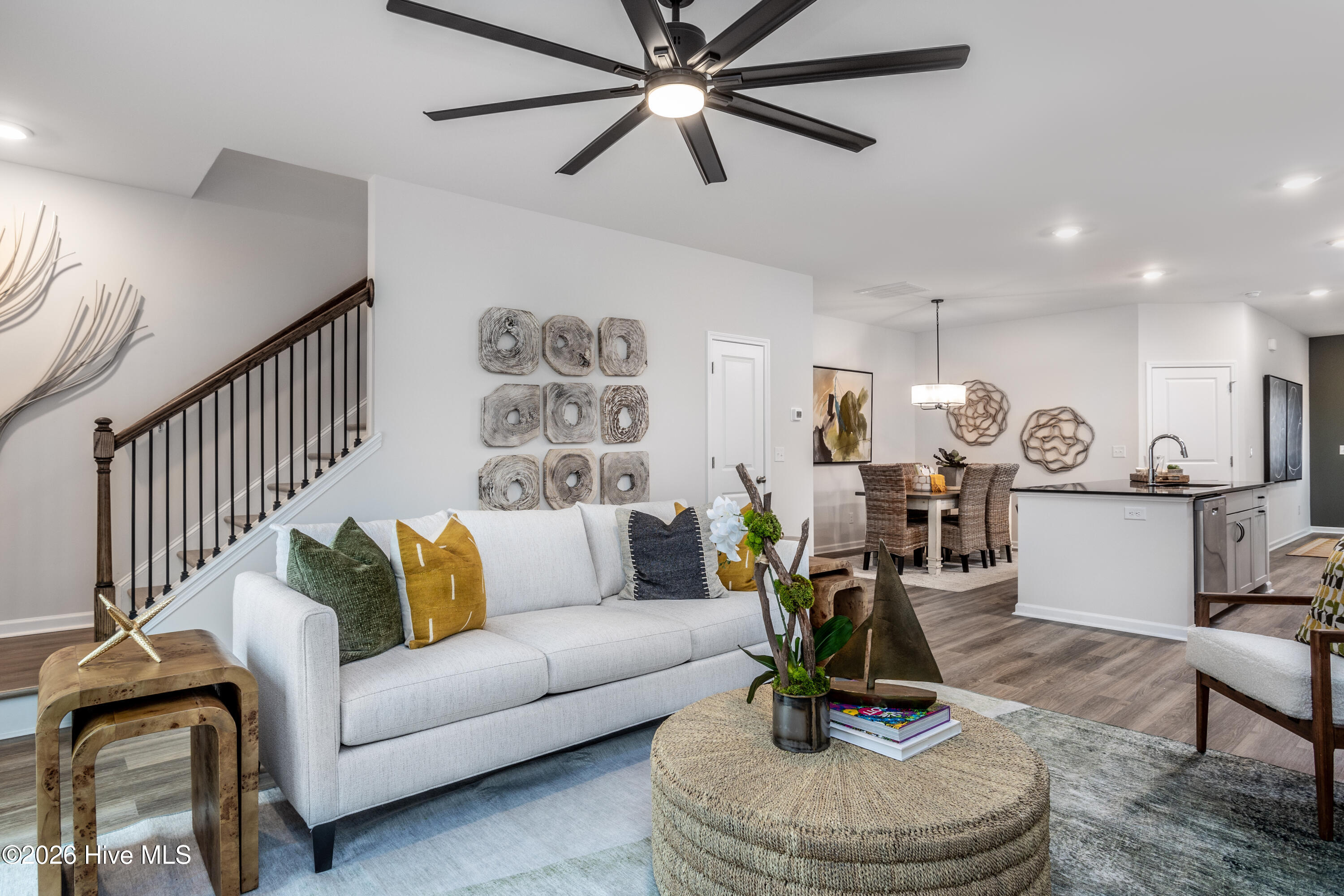 100547505 | Photo 25